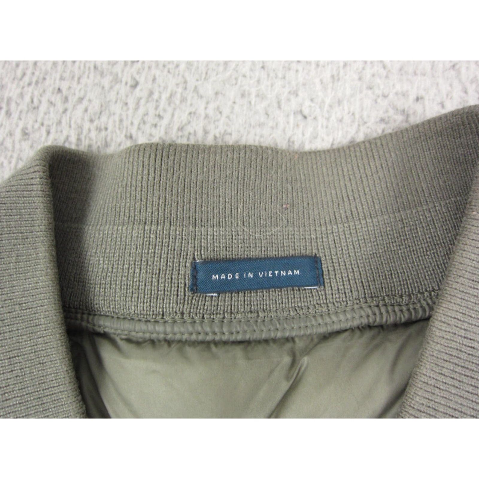 Under Armour Under Armour Jacket Adults Medium Green Bomber Jacket Down Insulation Zip Front Stand-Up Collar Pockets Logo Regular Fit Size US M / EU 48-50 / 2 - 3 Thumbnail