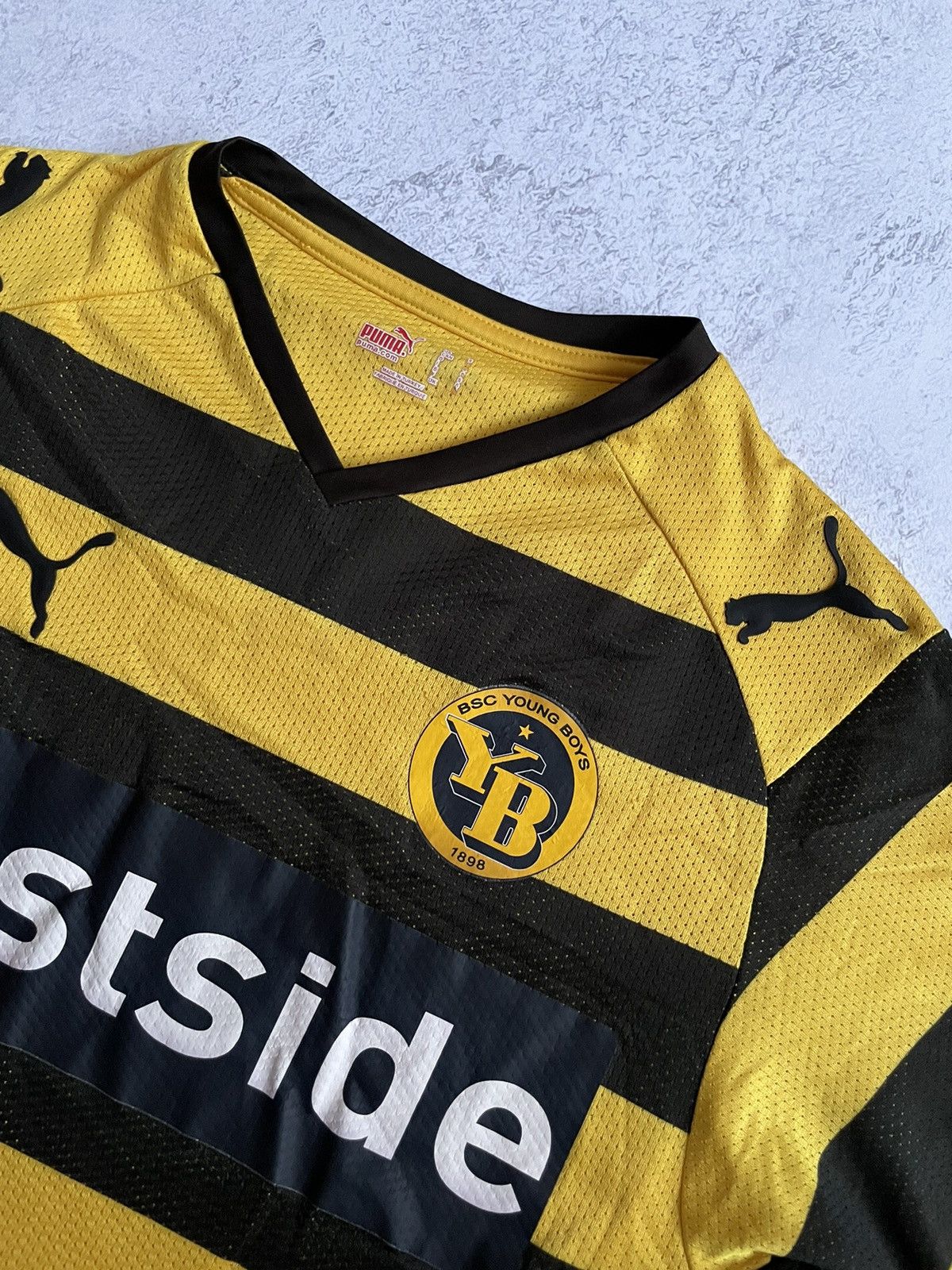 Puma Puma Young Boys 2010/2011 Home Soccer Jersey Kit Size US S / EU 44-46 / 1 - 4 Thumbnail