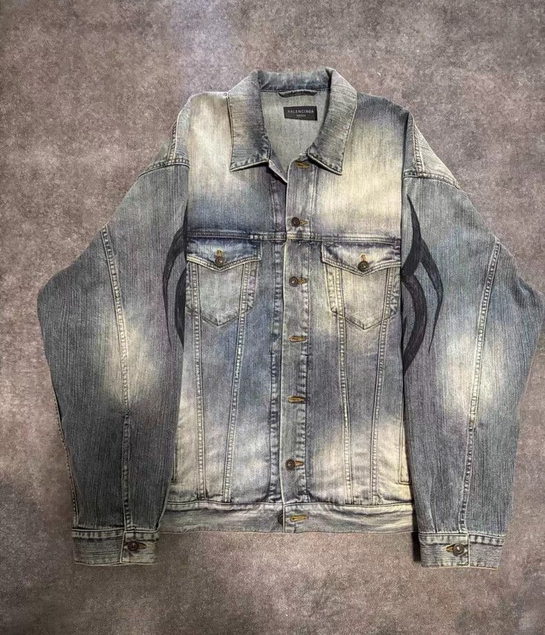 Balenciaga Balenciaga Dragon totem making old denim jacket coat Size US S / EU 44-46 / 1 - 1 Thumbnail