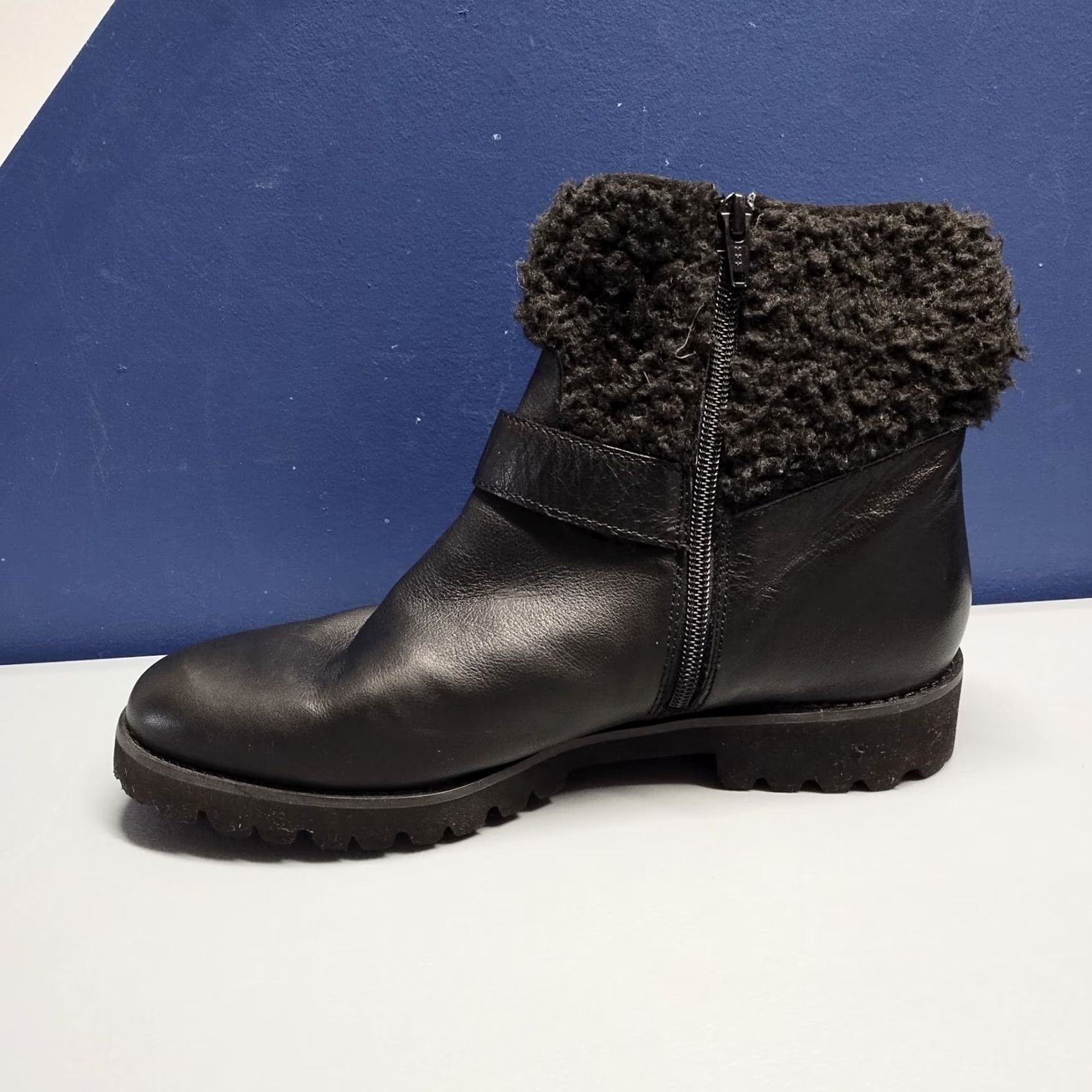 Vintage Easy Spirit Black Ankle Booties Womens Size 8.5 Faux Fur Lined Side Zip Round Toe Bootie Size US 9 / IT 39 - 6 Thumbnail