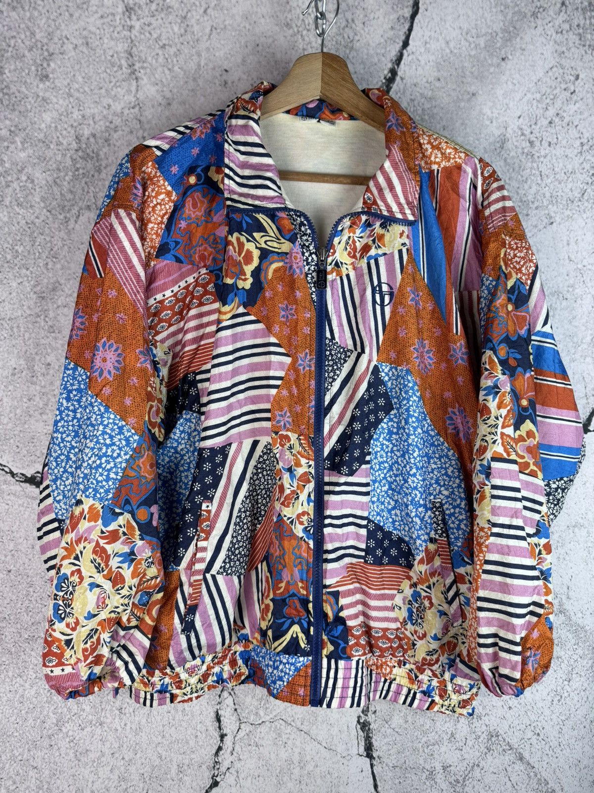 Sergio Tacchini Vintage Sergio Tacchini nylon Abstract Jacket Size US S / EU 44-46 / 1 - 1 Thumbnail