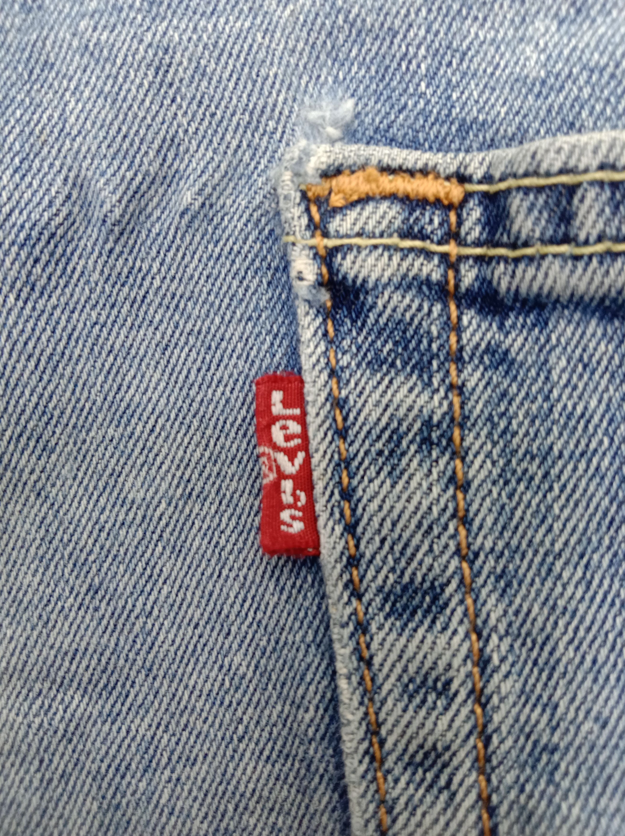 Levi's Vintage Levi's 550 Jeans Faded Blue Relaxed Fit Denim Size US 32 / EU 48 - 14 Thumbnail