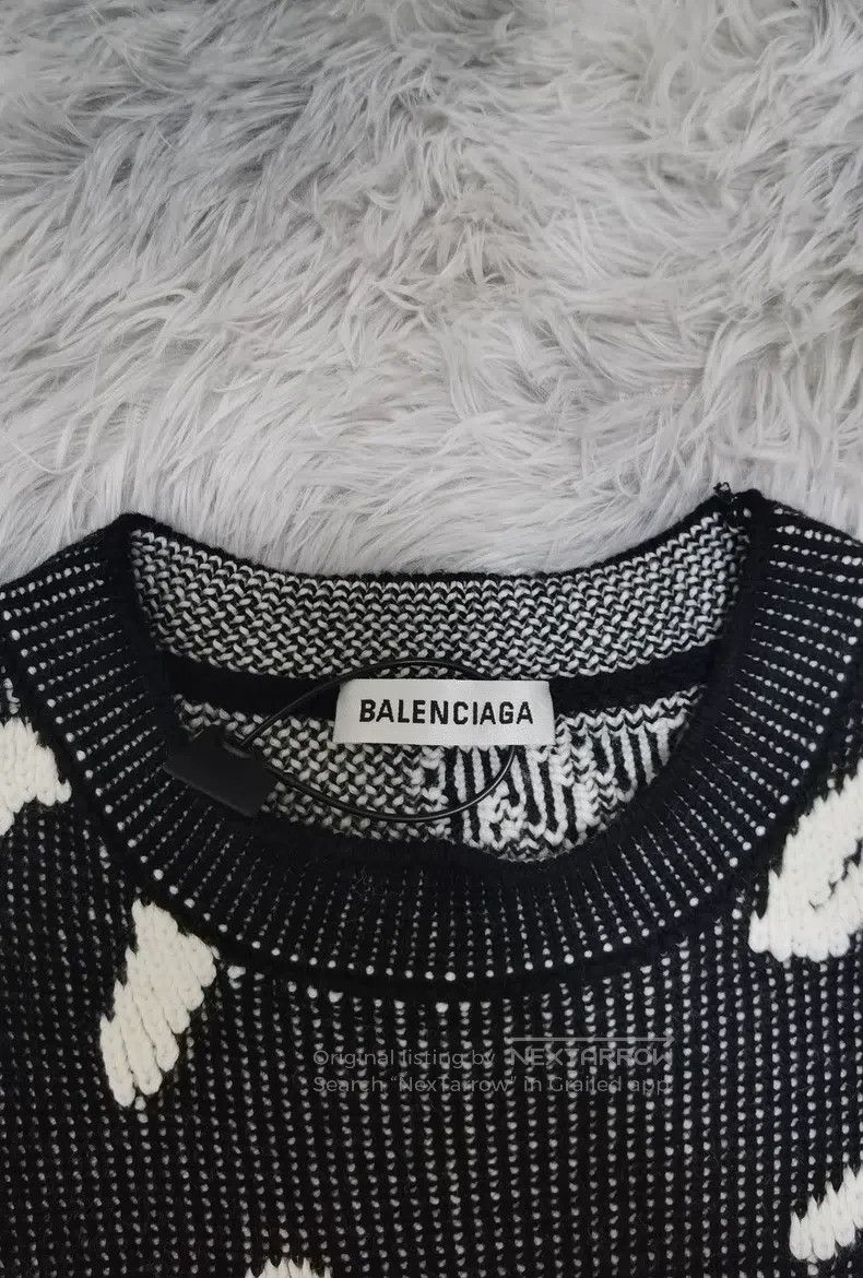Balenciaga Balenciaga Graffiti script logo crewneck sweater Size US S / EU 44-46 / 1 - 2 Thumbnail