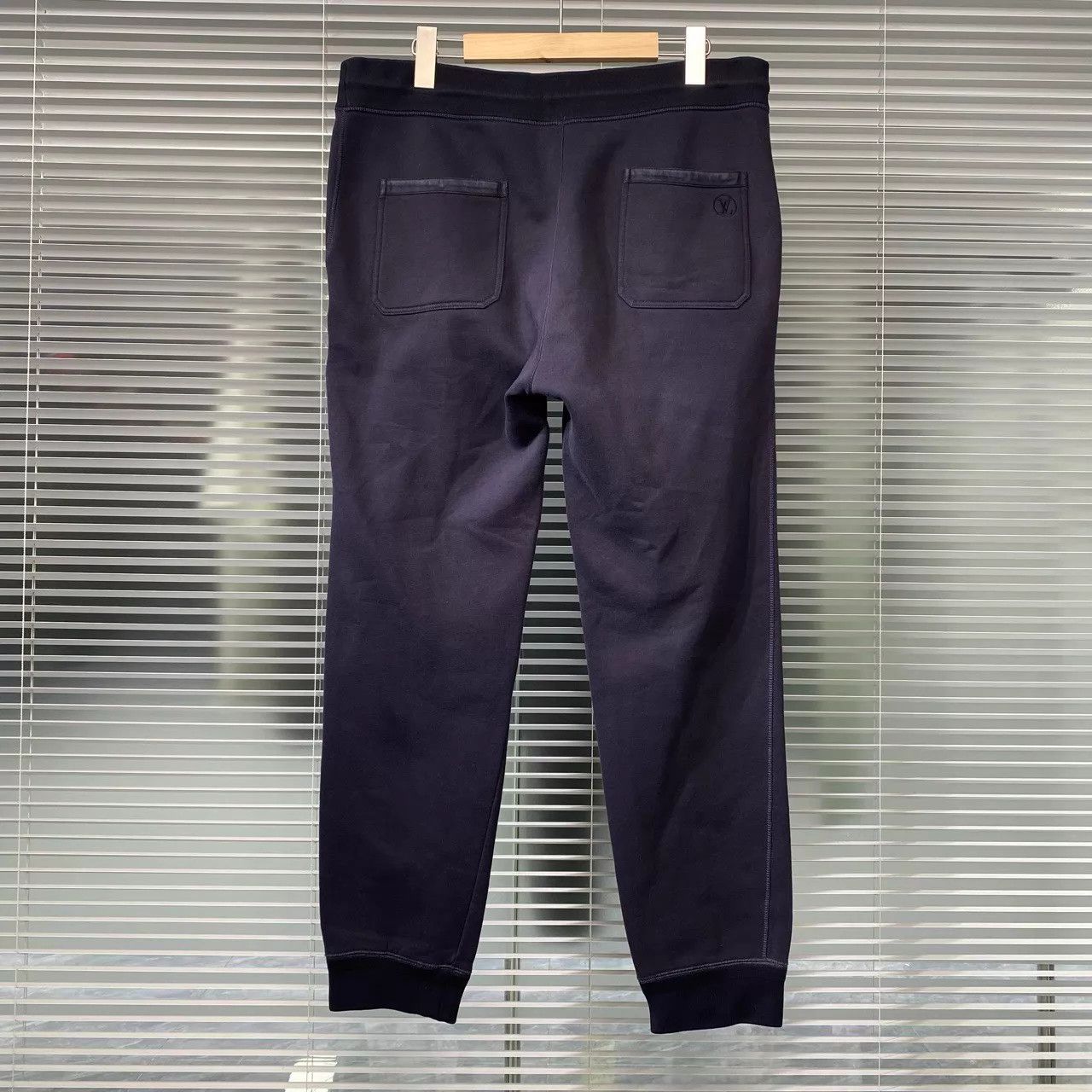 Louis Vuitton LV Navy Blue Drawstring Cuffed Trackpants L (Ring Logo) Size US 34 / EU 50 - 2 Thumbnail
