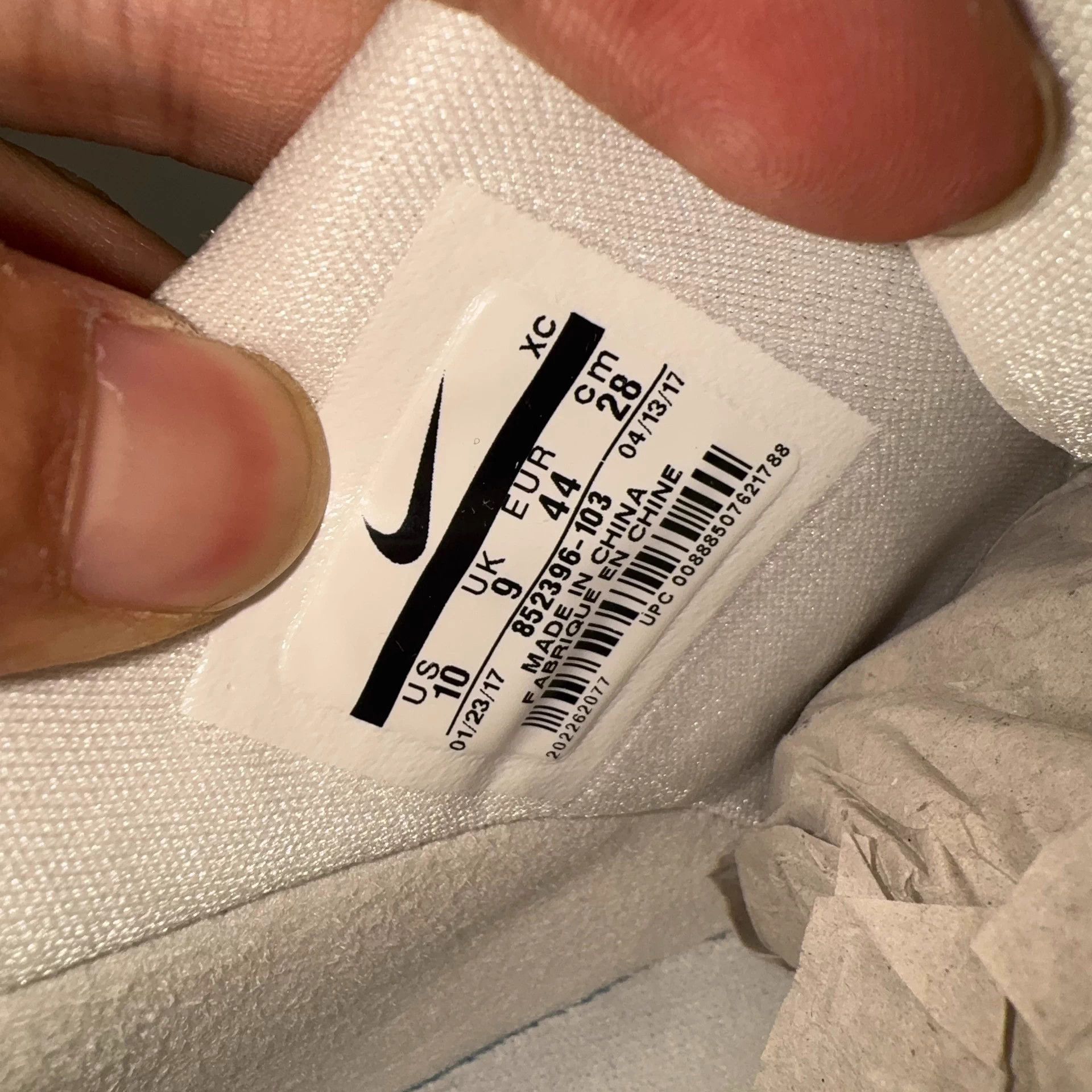 Nike Nike Kyrie 3 White Size 44 Size US 11 / EU 44 - 7 Thumbnail