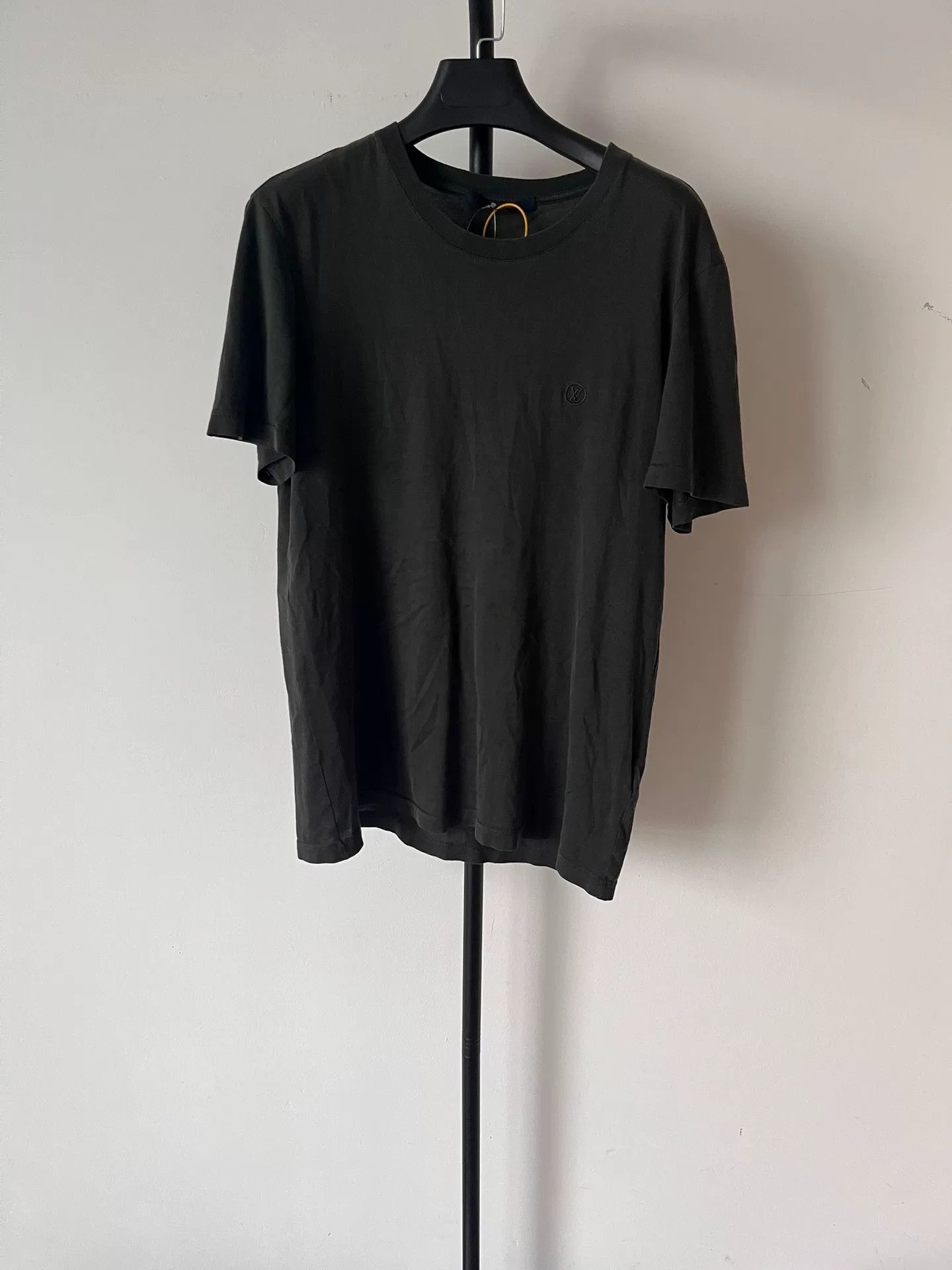 Louis Vuitton Louis Vuitton Embroidered Logo T-Shirt Size US M / EU 48-50 / 2 - 1 Thumbnail