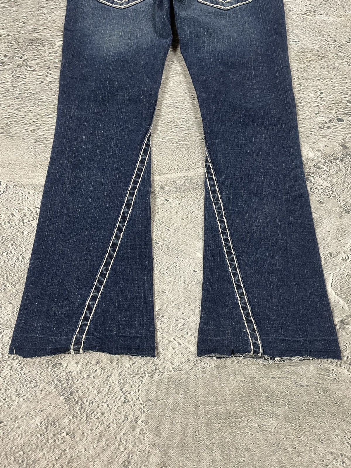 True Religion True Religion blue jeans flared bootcut white stitching Joey Size 28" / US 6 / IT 42 - 4 Thumbnail