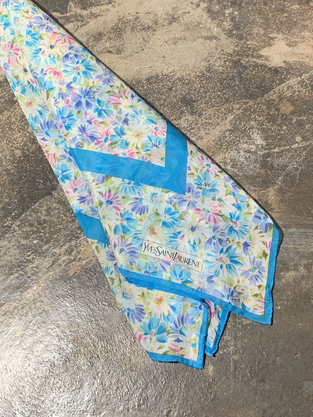 Designer × Yves Saint Laurent Yves Saint Lauren floral big scarves Size ONE SIZE - 1 Thumbnail