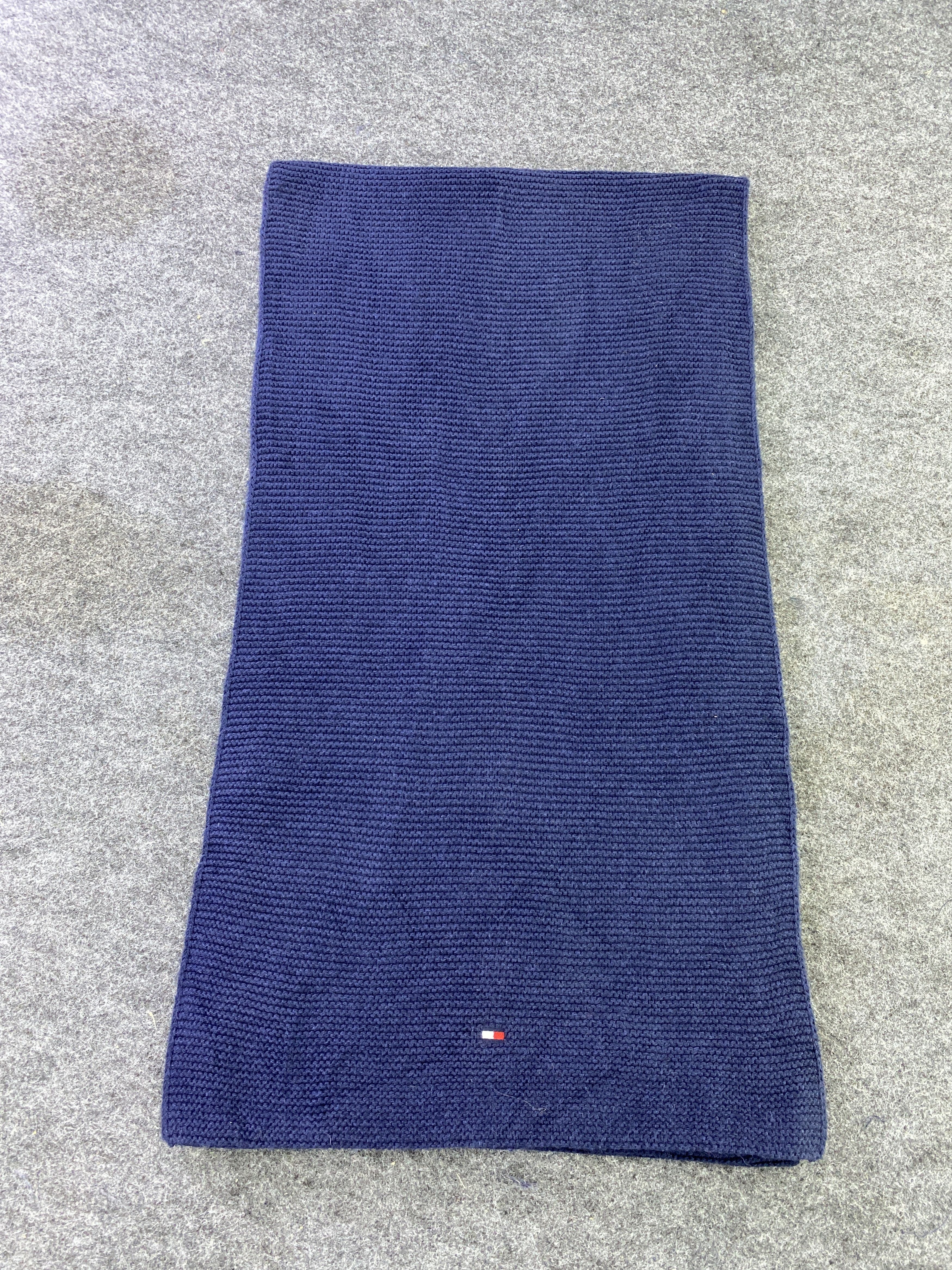 Tommy Hilfiger Tommy Hilfiger Scarf/Muffler/Neckwear-T533 Size ONE SIZE - 2 Thumbnail