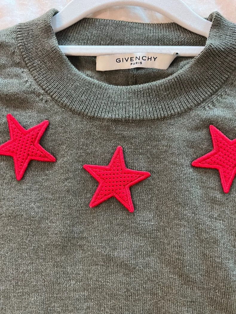 Givenchy Givenchy Red Five-Pointed Star Sweater, Size L Size US L / EU 52-54 / 3 - 2 Thumbnail