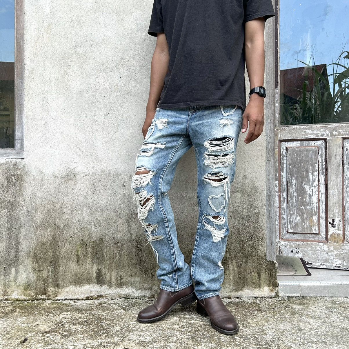 Japanese Brand RNA Crazy Distressed Bluewash Denim Pants Size US 30 / EU 46 - 5 Thumbnail