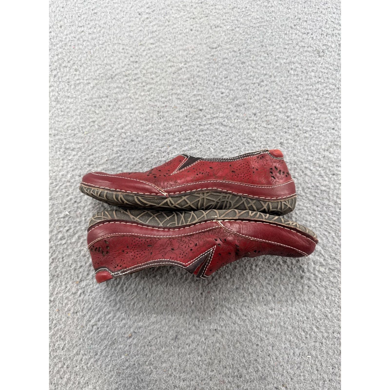 Vintage L’ARTISTE Libora Slip-On Loafers Womens Red Leather LaserCut Floral Flat Size 37 Shoes Size US 7 / IT 37 - 2 Thumbnail