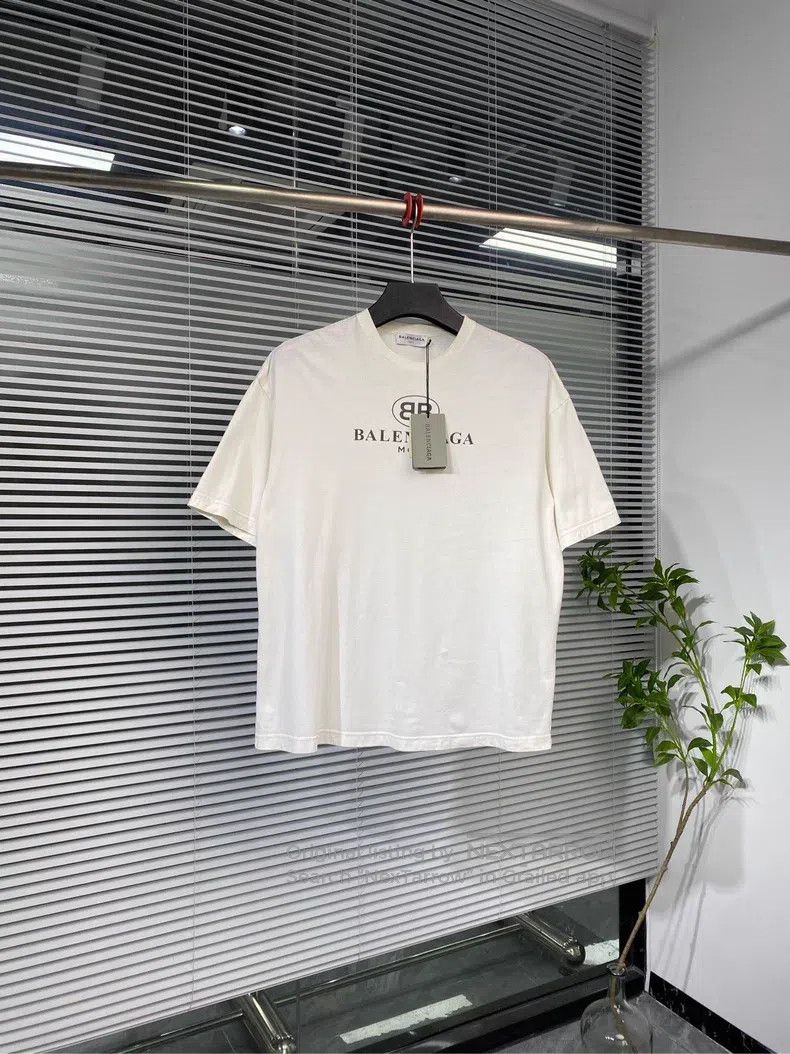 Balenciaga Balenciaga White Short Sleeve T-Shirt with Double B Letter Size US XS / EU 42 / 0 - 1 Thumbnail