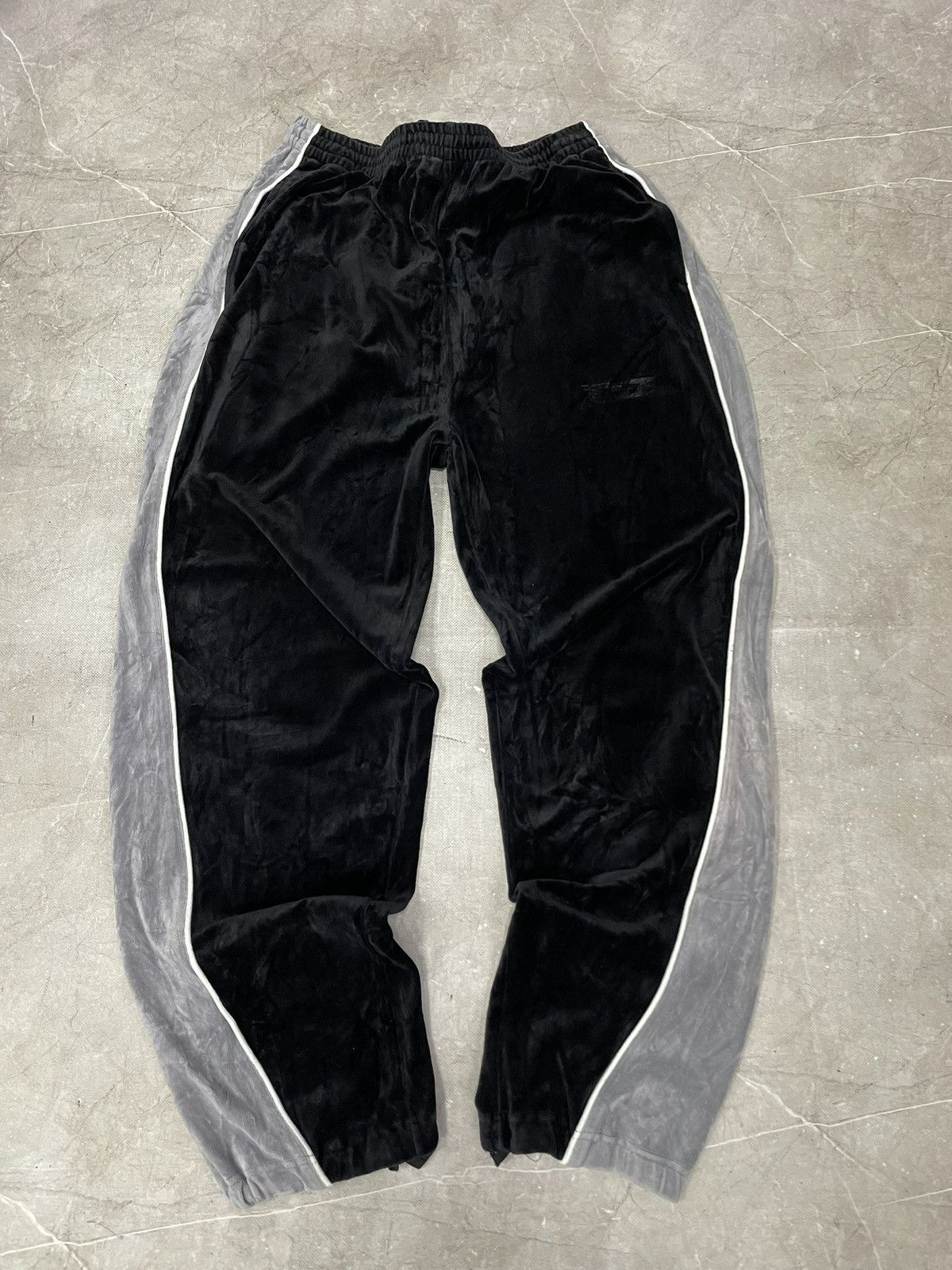 Pelle Pelle Pelle Pelle vintage rap track pants velour y2k Size US 34 / EU 50 - 1 Thumbnail