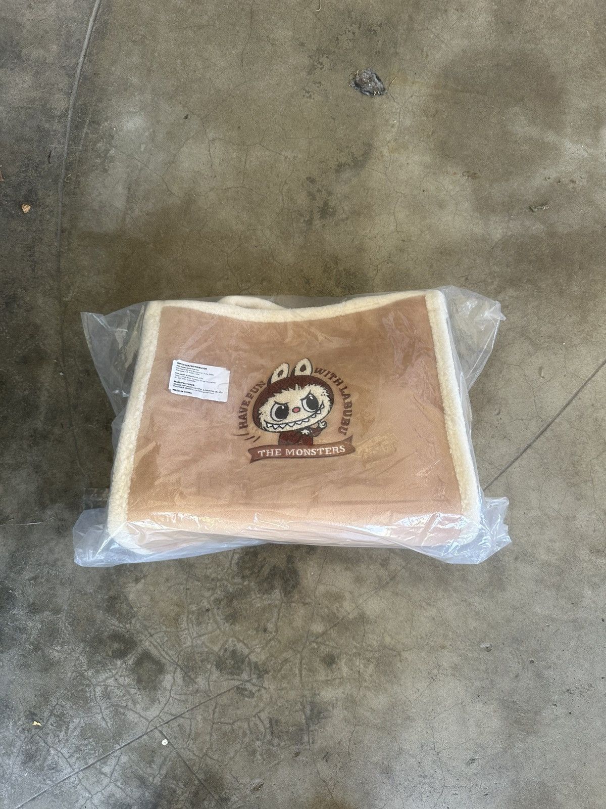POP MART NWT Authentic Popmart The Monsters Classic Labubu Plush Bag Size ONE SIZE - 2 Thumbnail