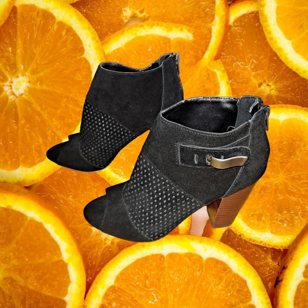 Dolce Vita Dolce Vita Black Ankle Boots With Back Zippers Size 7.5 Size US 7.5 / IT 37.5 - 1 Thumbnail