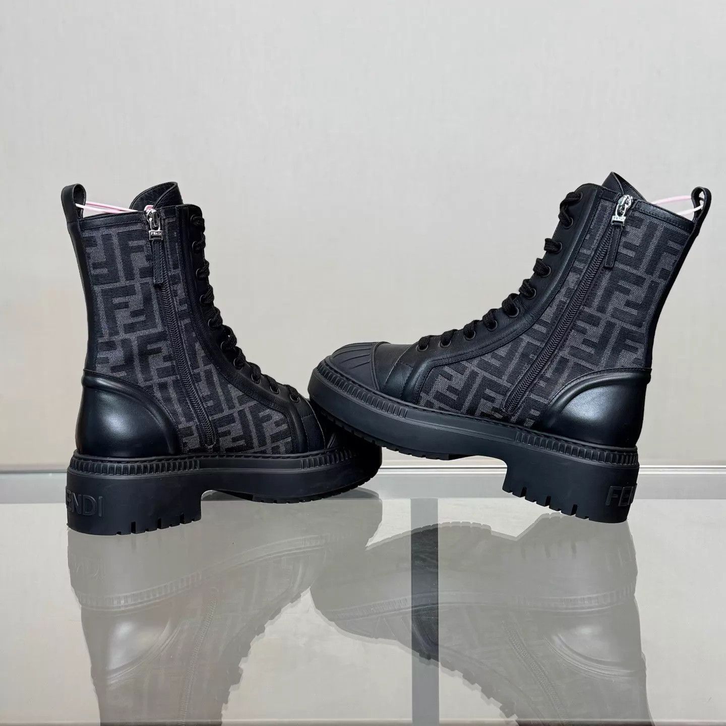 Fendi Fendi FF Monogram AOP Zipper Martin Boots 39 Size US 8.5 / IT 38.5 - 6 Thumbnail