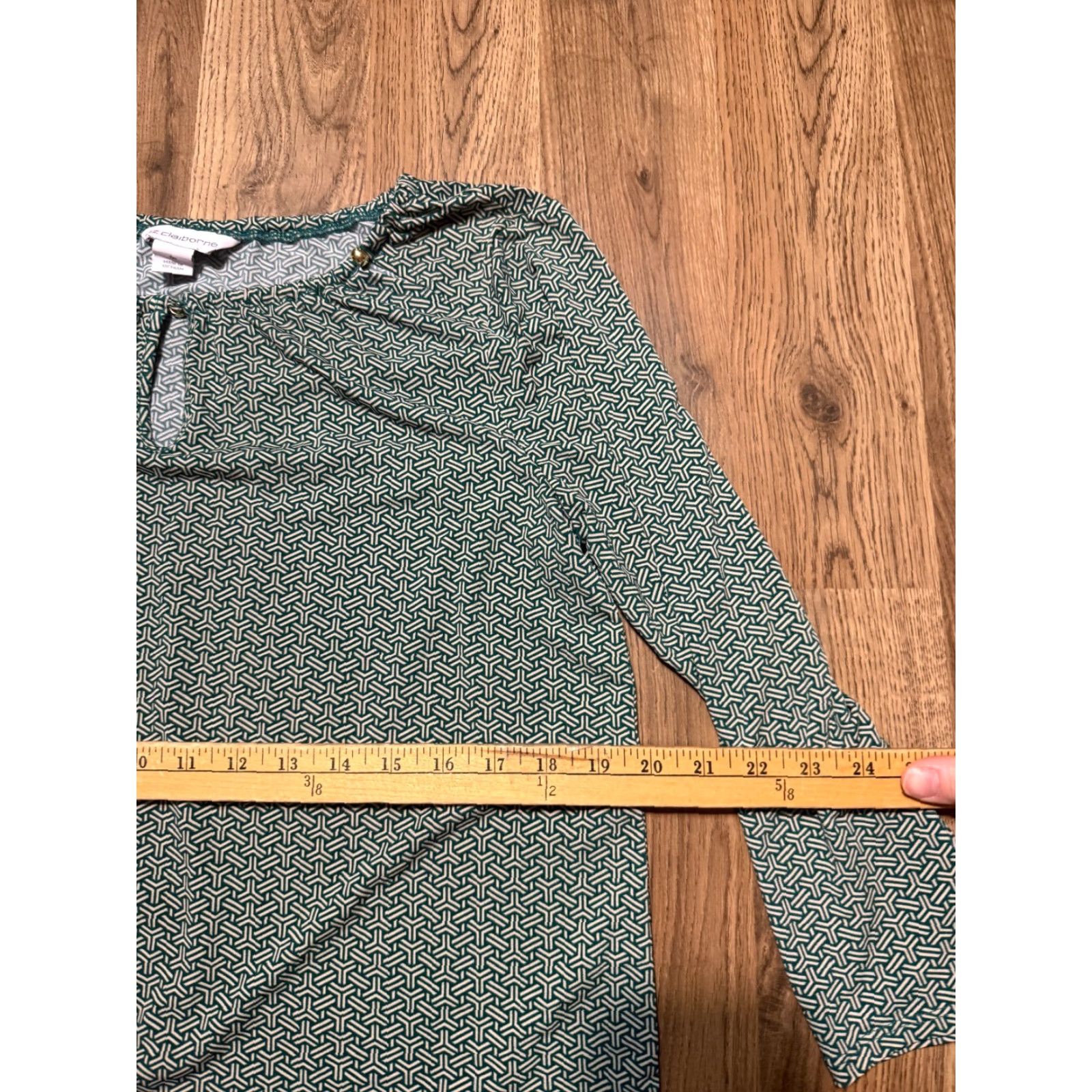 Liz Claiborne Liz Claiborne Blouse Shirt Women's M Green Long Sleeve Key Hole Size M / US 6-8 / IT 42-44 - 6 Thumbnail