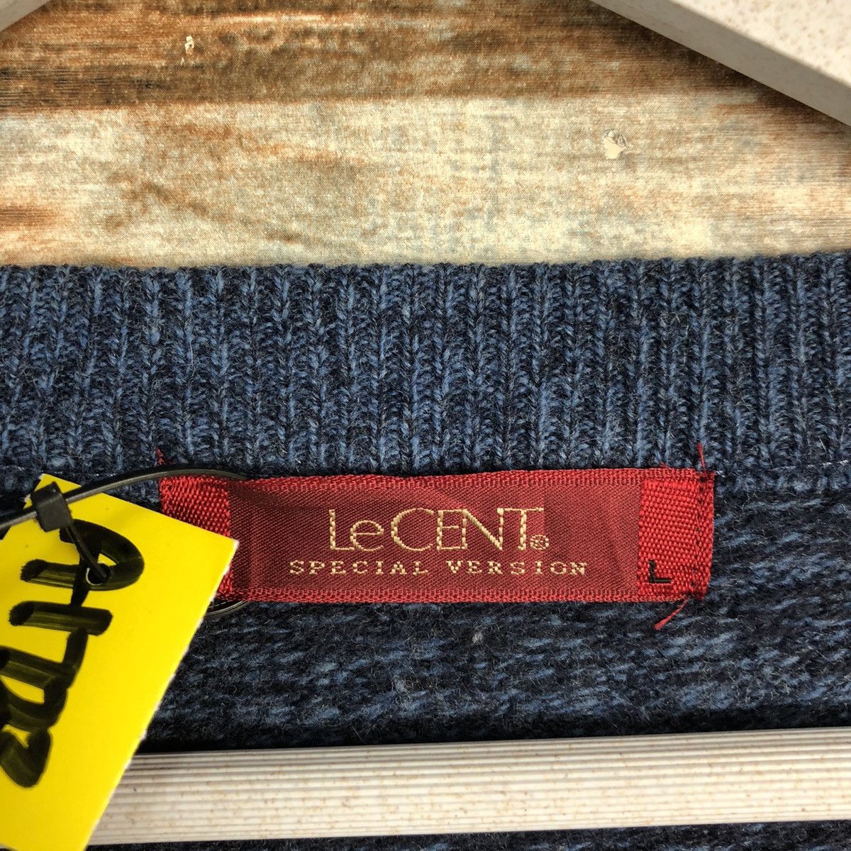 Vintage D Le Cent Blue vintage pattern Cardigan Knitwear #A1723 Size US L / EU 52-54 / 3 - 9 Thumbnail