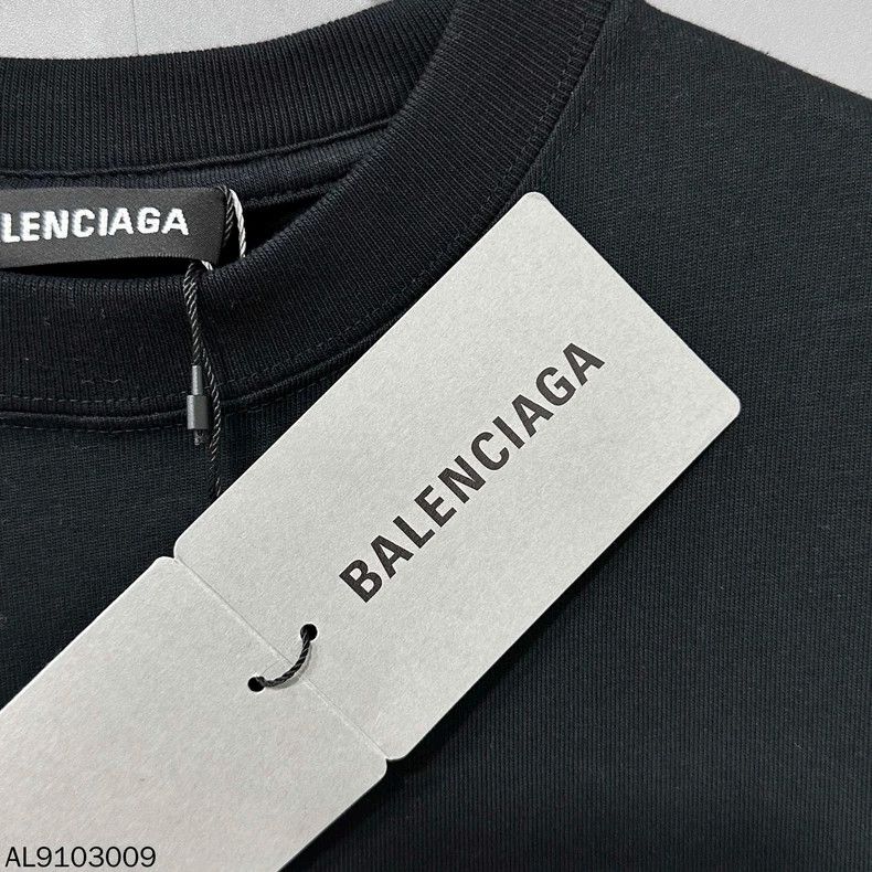 Balenciaga Balenciaga MasterCard short sleeves 2501-Nextarrow Size US XS / EU 42 / 0 - 8 Thumbnail