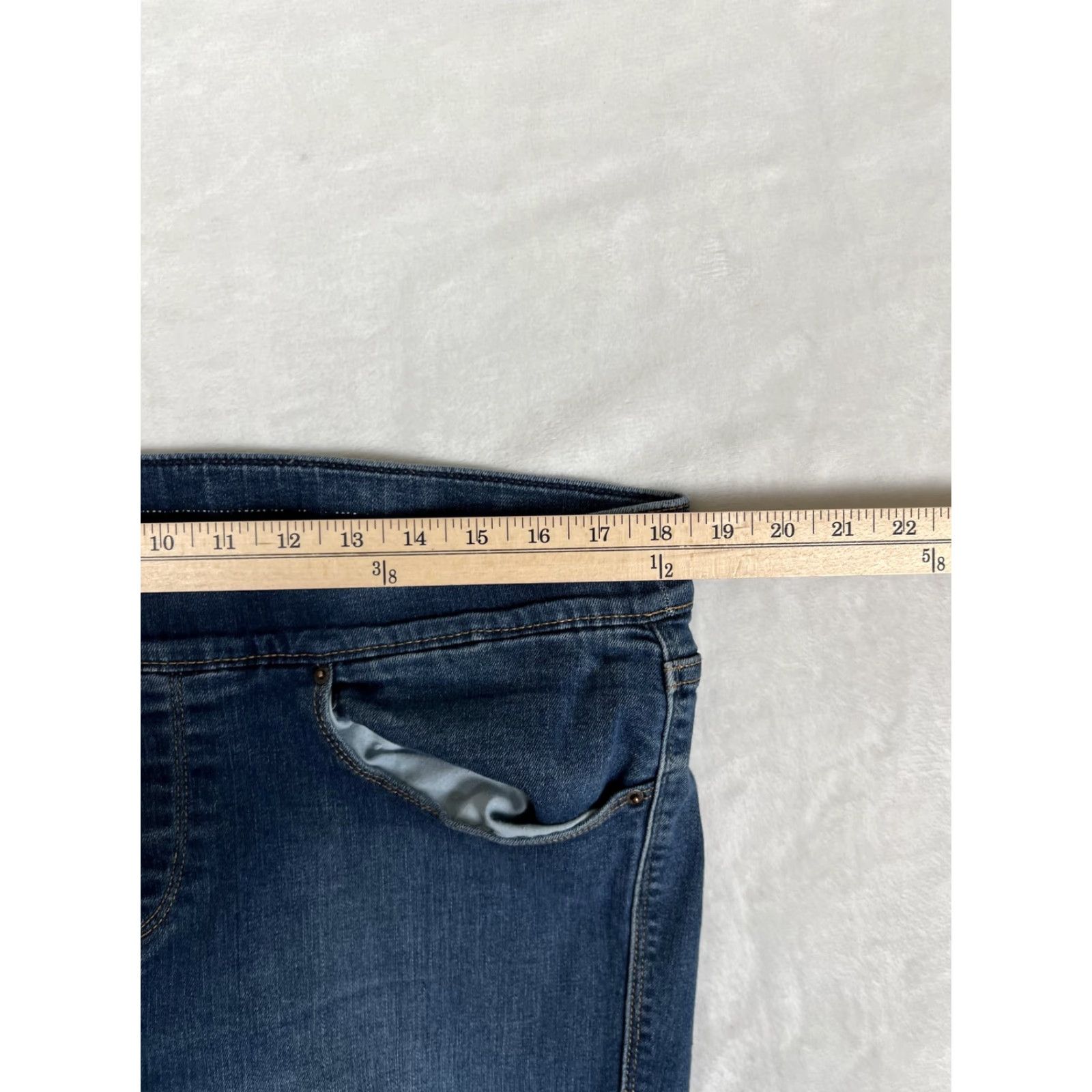 Levi's Levi's Skinny Jegging Jeans Women's 18 Blue Medium Wash Plus Stretch Denim Jeans Slim Pockets Size 40" / US 18 - 4 Thumbnail