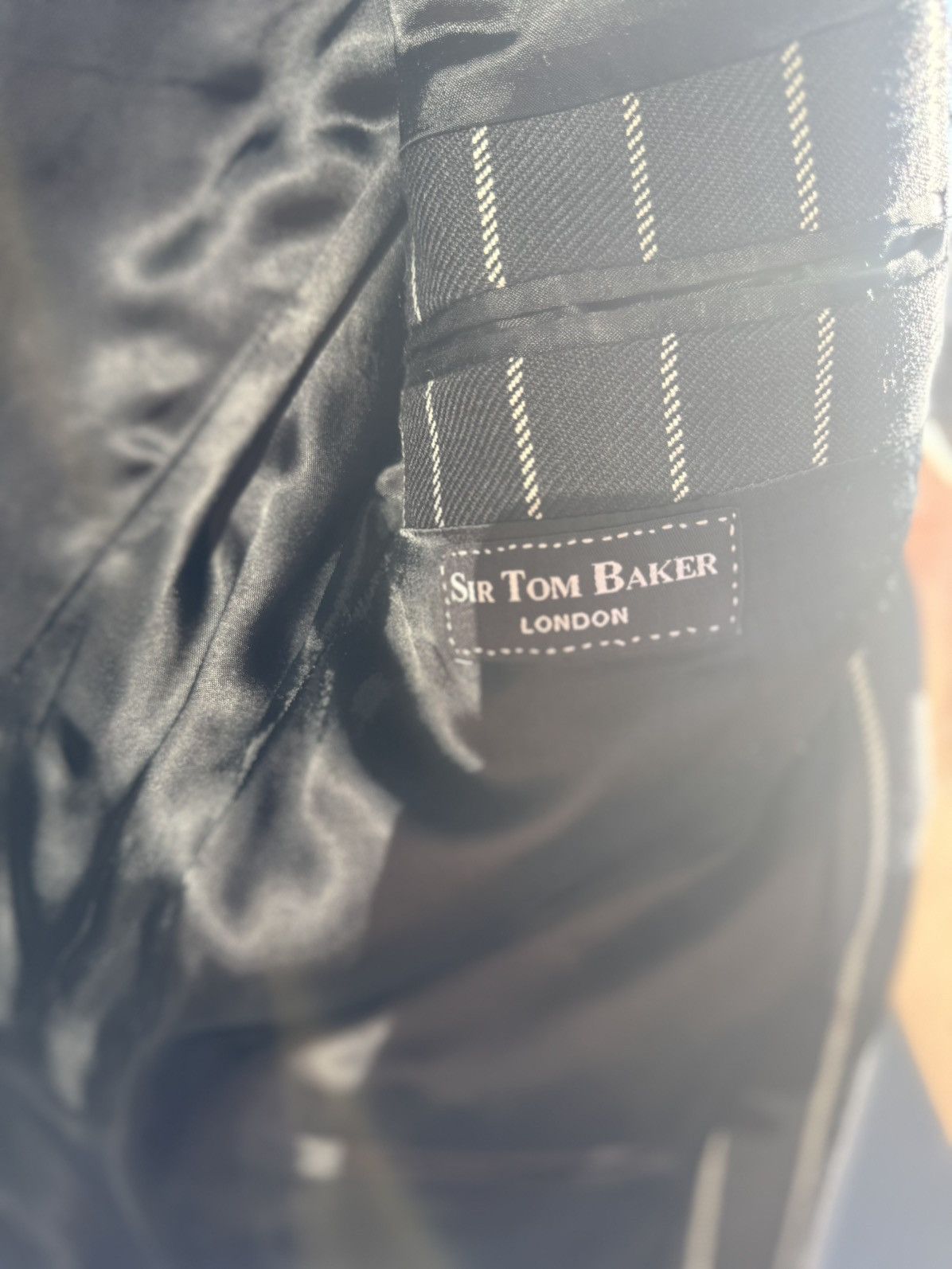 Sir Tom Baker Sir Tom Baker Black w/ Silver Pinstripe Jacket - Leather Size 38R - 4 Thumbnail