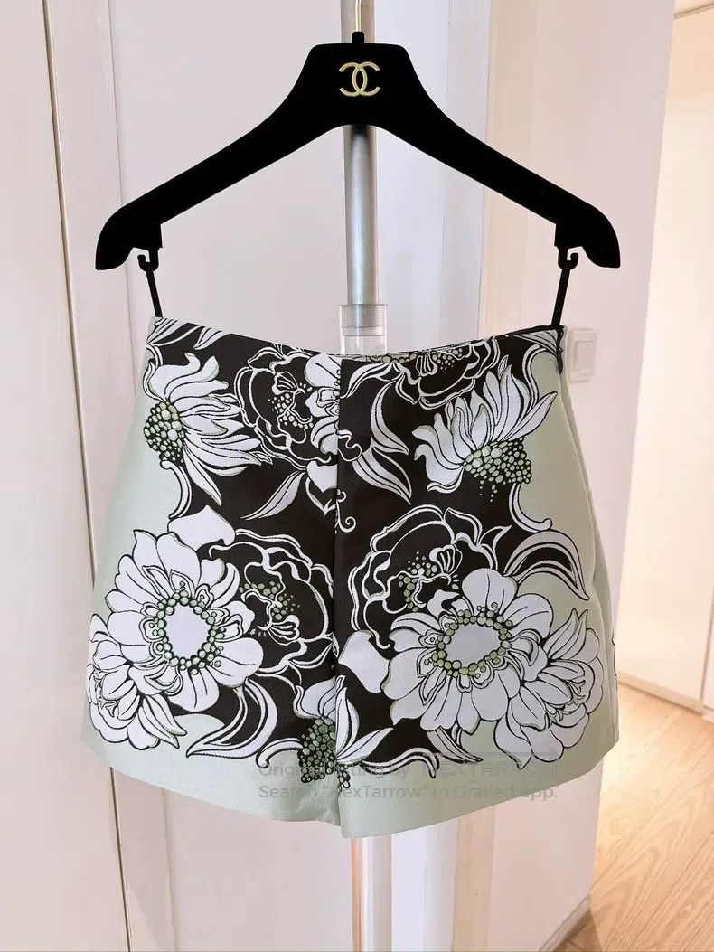 Valentino Valentino Embroidered floral shorts Size 37" - 1 Thumbnail