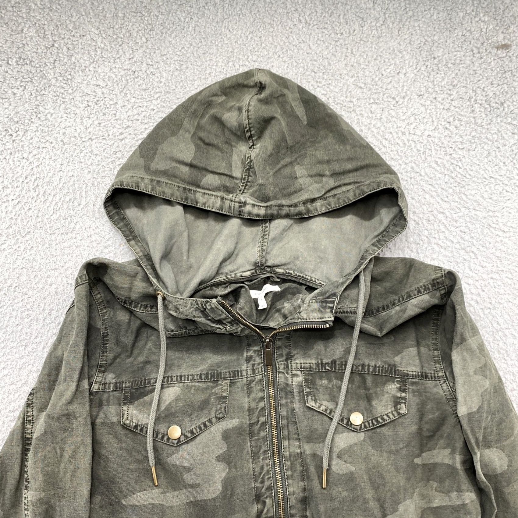 Vintage Maurices Women’s Rayon Full Zip Camo Hooded Jacket Size M Green Outdoor Military Jacket Size M / US 6-8 / IT 42-44 - 3 Thumbnail