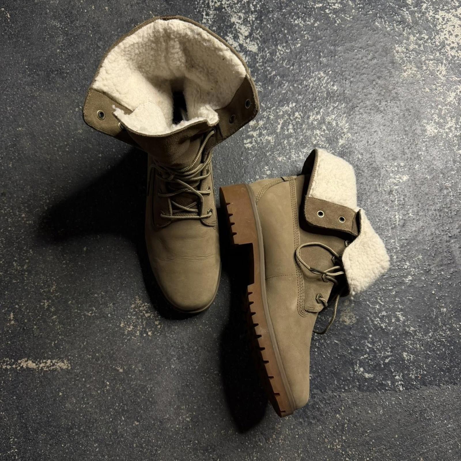 Timberland Timberland Tan fur lined 6 Inch Boot Size US 9 / IT 39 - 2 Thumbnail