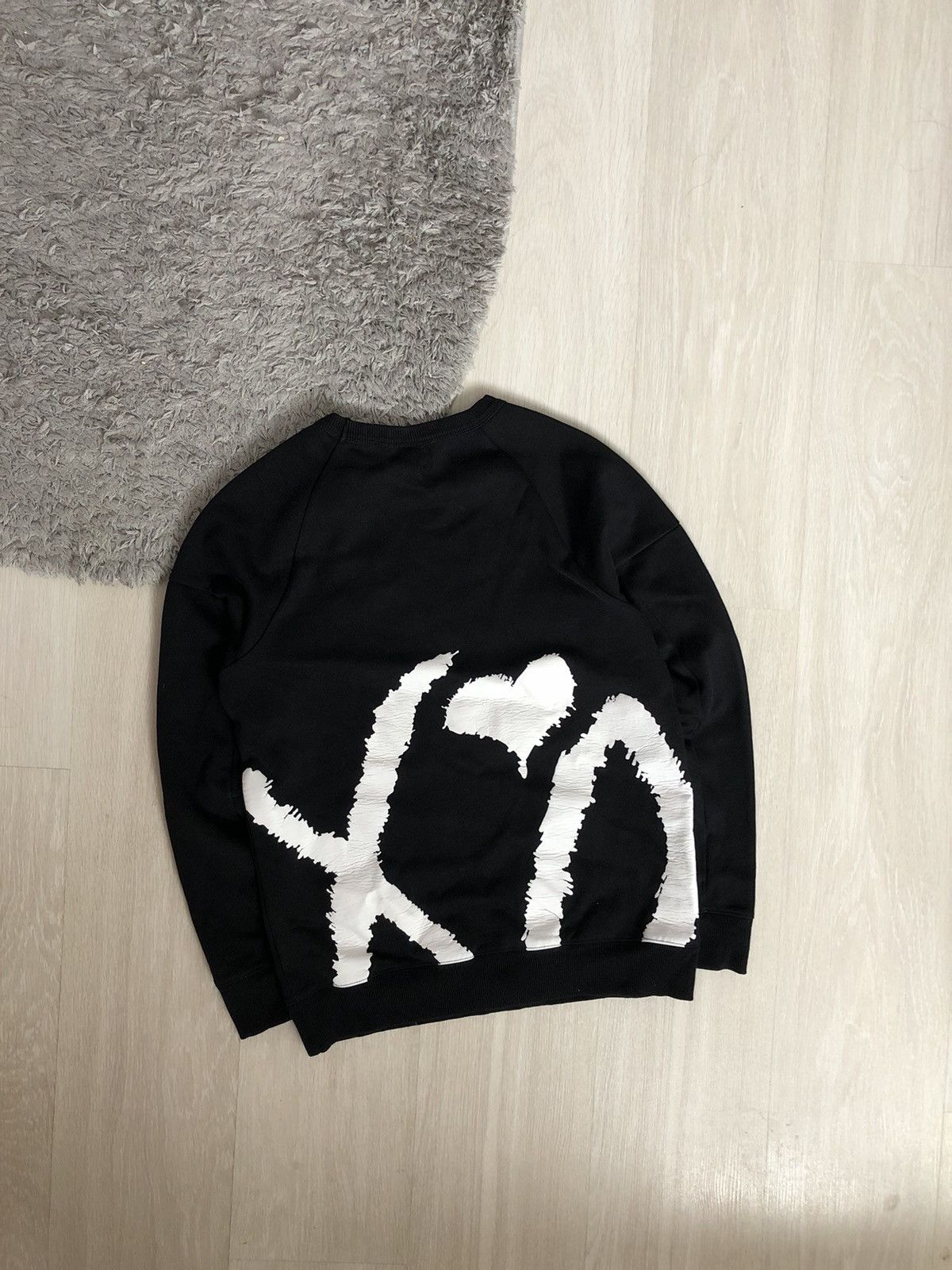 The Weeknd offers h&m crewneck