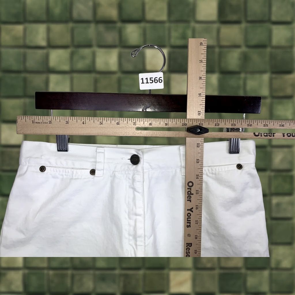 Jones New York Jones New York White Cotton Shorts Womens Size 6 Chino Casual Travel - Mens? Womens Size 28" / US 6 / IT 42 - 1 Thumbnail