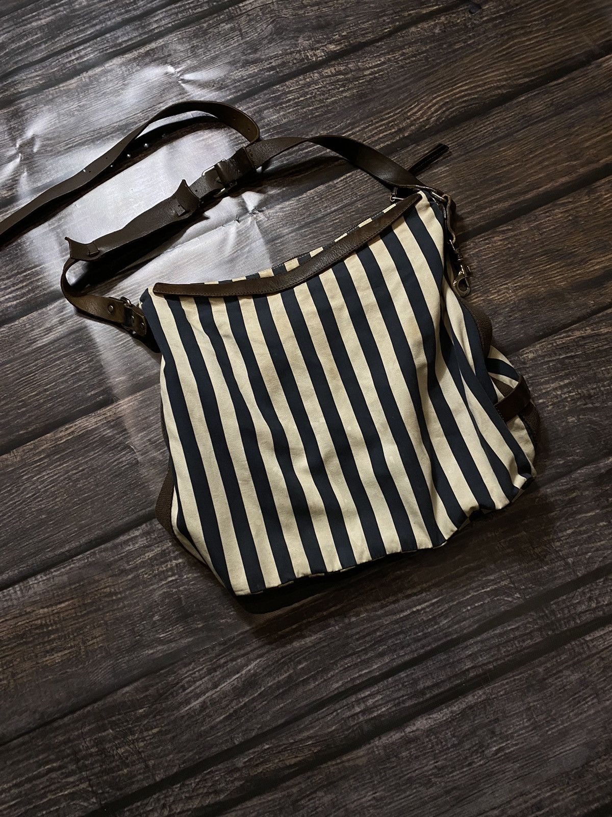 Dolce & Gabbana × Vintage 🔥DOLCE GABBANA STRIPED LEATHER BAG Size ONE SIZE - 1 Thumbnail