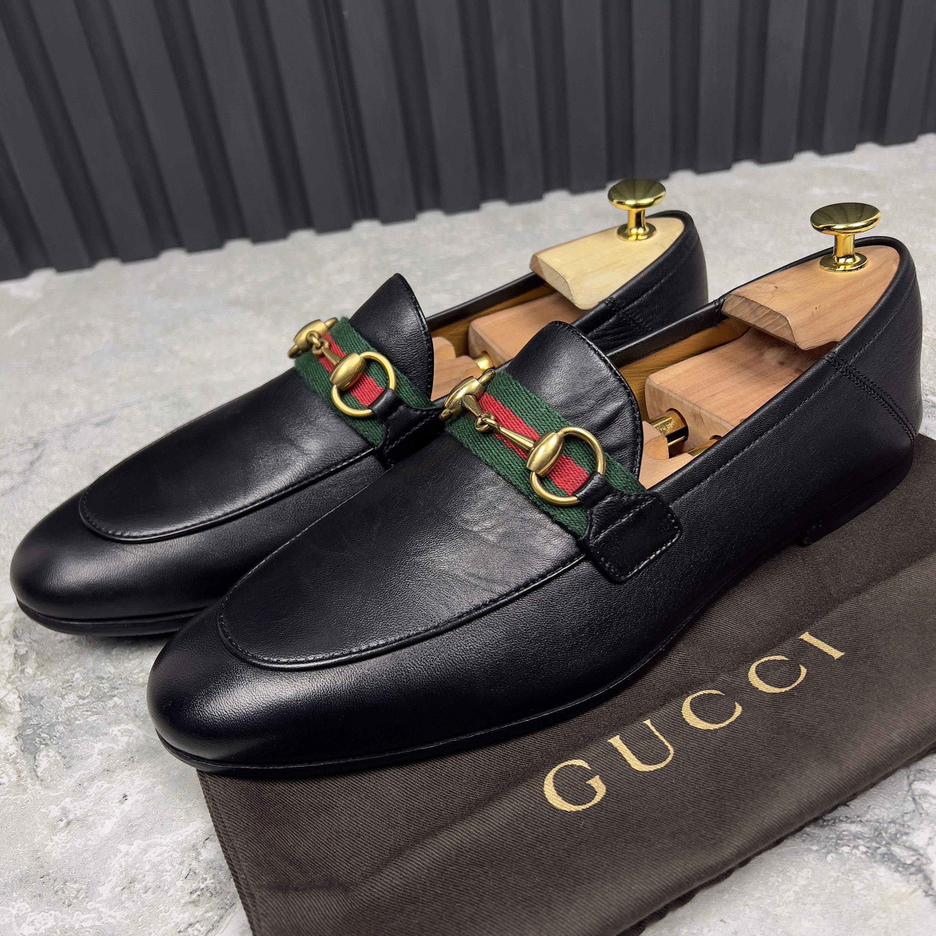 靴 GUCCI horse bit rain rubber loafers Size 7G/7.5US - Men's GUCCI 'Horsebit' Black Rubber Loafers 100