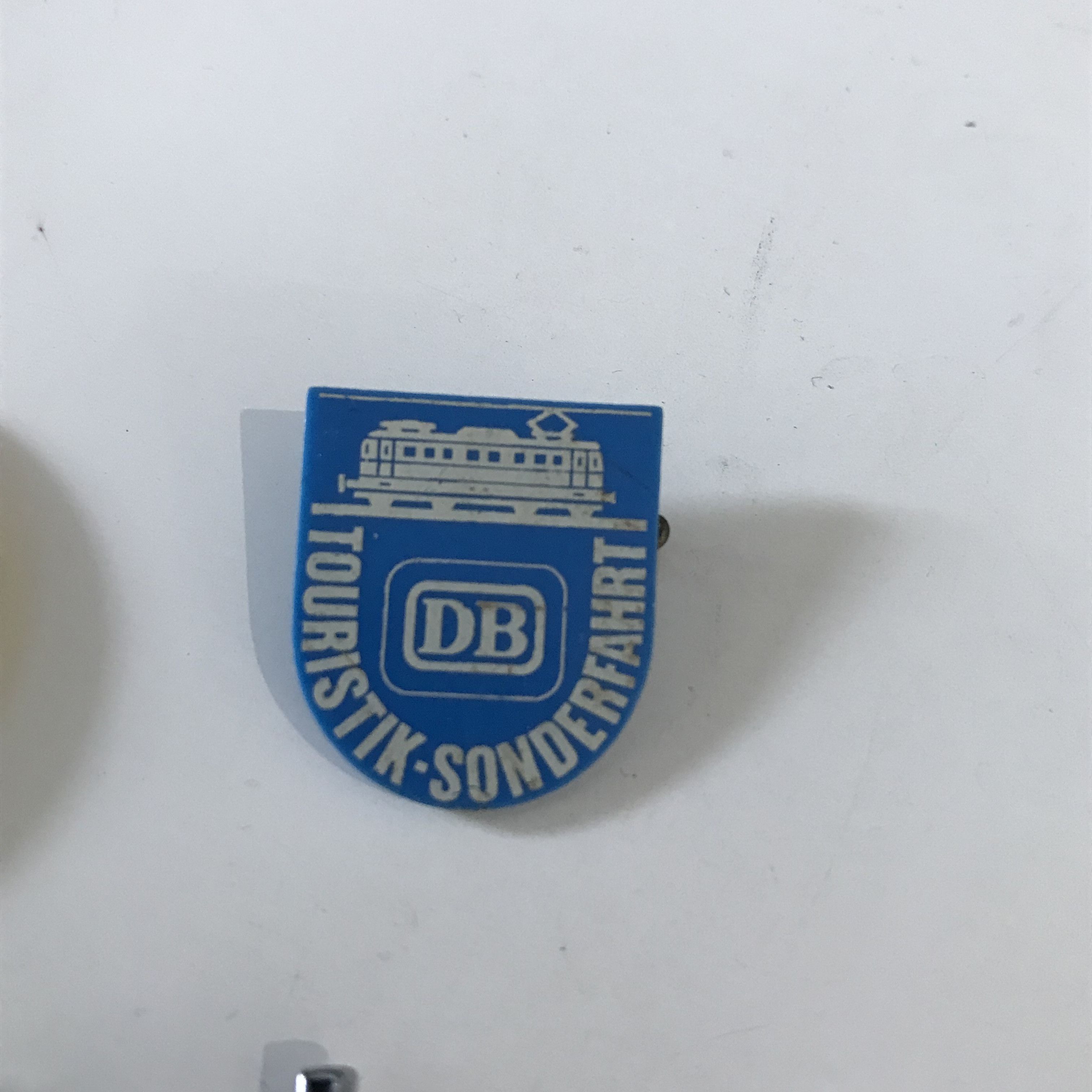 Vintage Vintage 80s Pin Germany deutschland pin atomkraft Size ONE SIZE - 2 Thumbnail
