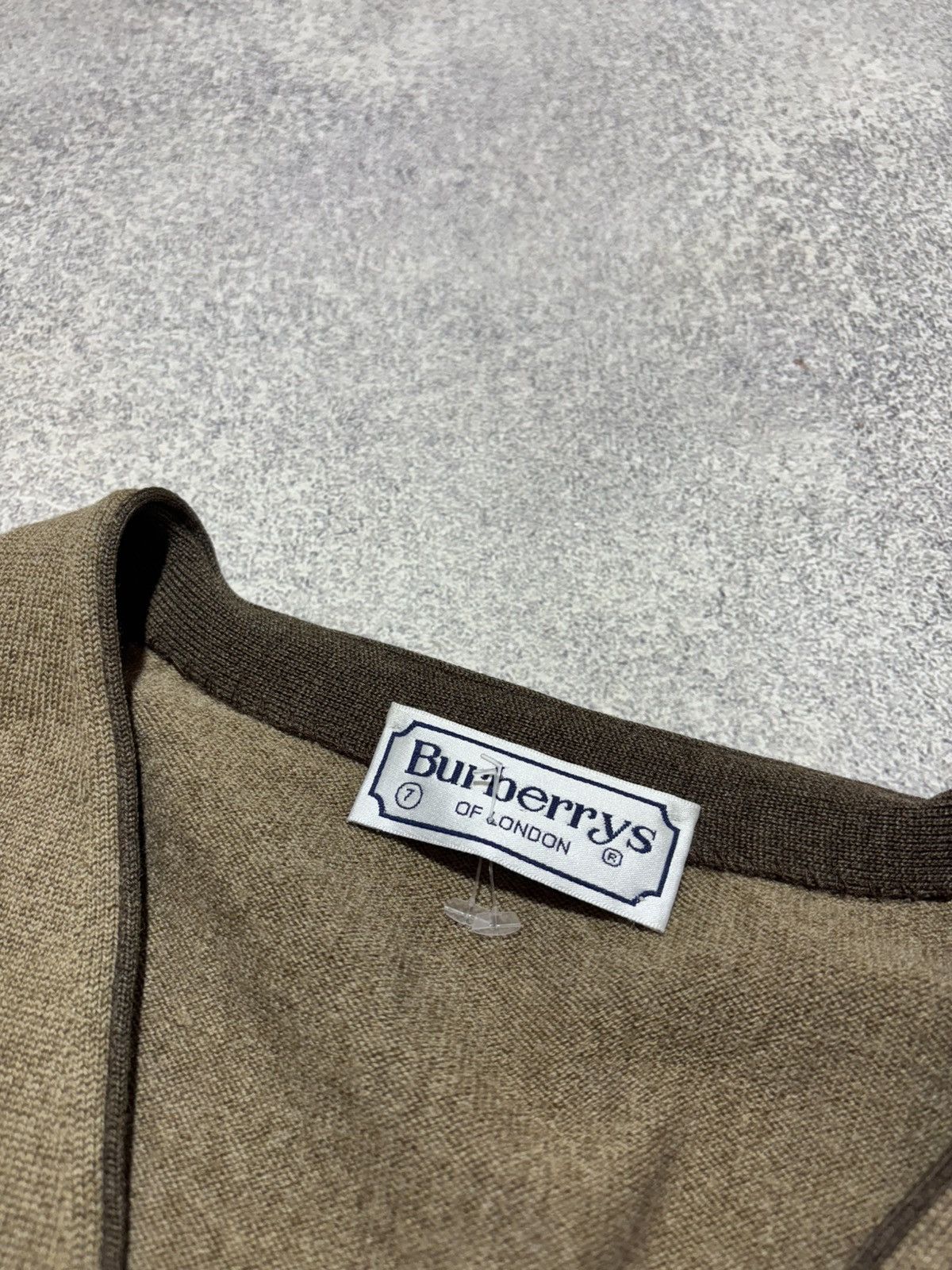 Burberry × Vintage Vintage Burberrys Wool Sweater Vest Mens L Brown Size US M / EU 48-50 / 2 - 4 Thumbnail