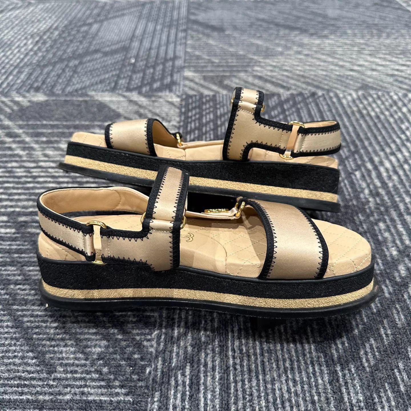 Chanel Chanel Velcro Beach Sandals 36.5 Size US 6 / IT 36 - 5 Thumbnail