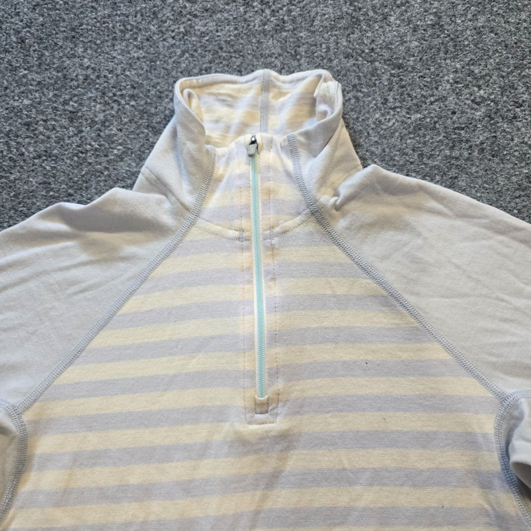 Patagonia Patagonia Womens Medium Gray Yellow Striped Capilene Layer 1/4 Zip Outdoor Size M / US 6-8 / IT 42-44 - 2 Thumbnail