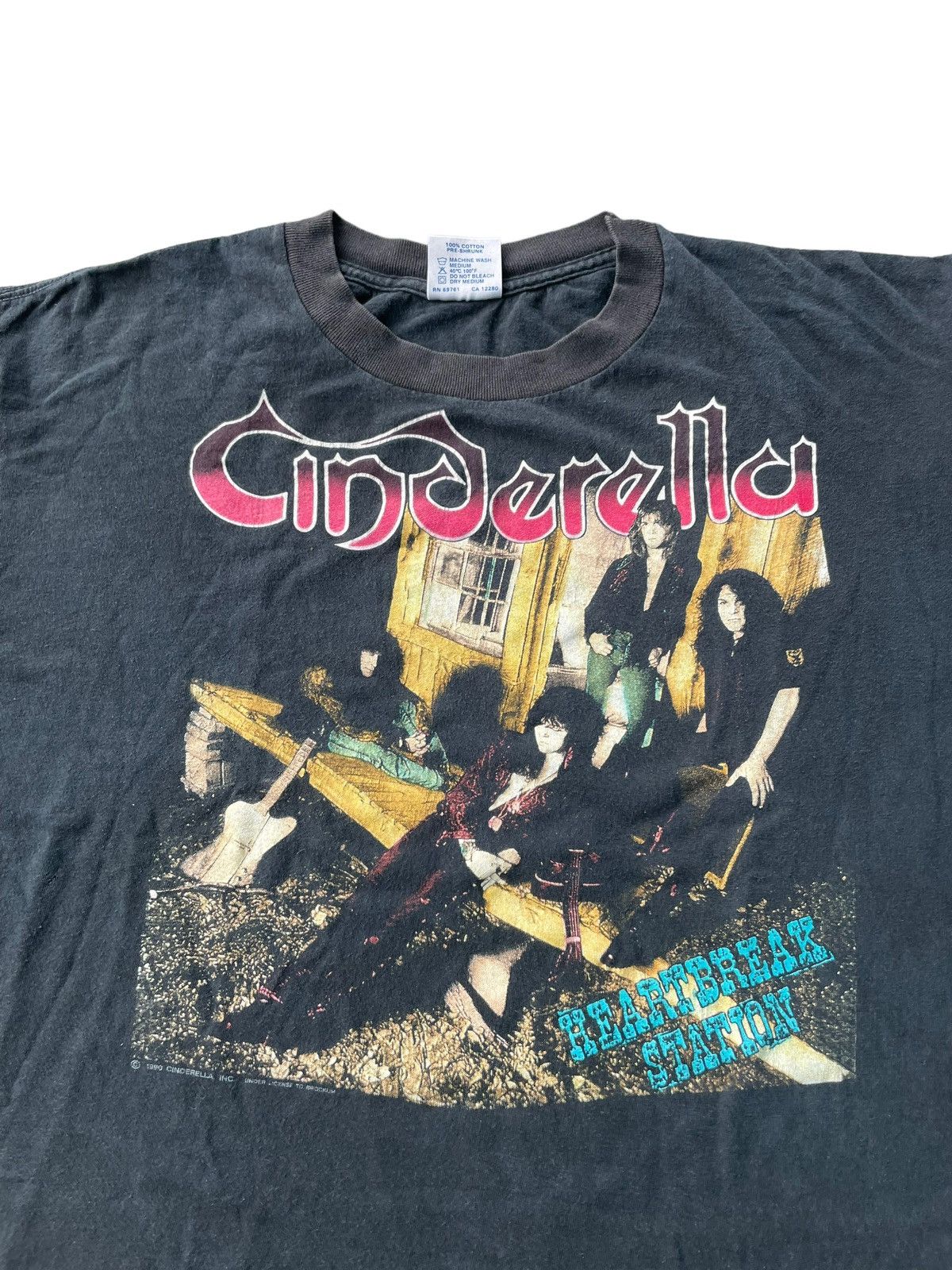 Band Tees VTG 90 Cinderella Heartbreak Station World Tour 1991 Size US XL / EU 56 / 4 - 3 Thumbnail