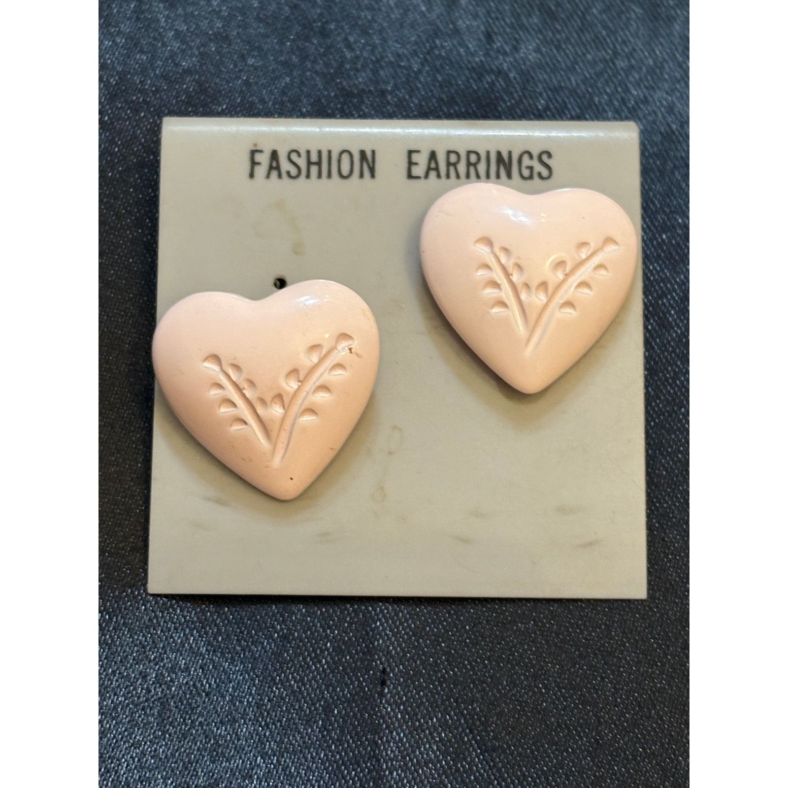 Other Vintage old stock 80s Lightweight Peach Heart Stud Earrings Size ONE SIZE - 1 Thumbnail