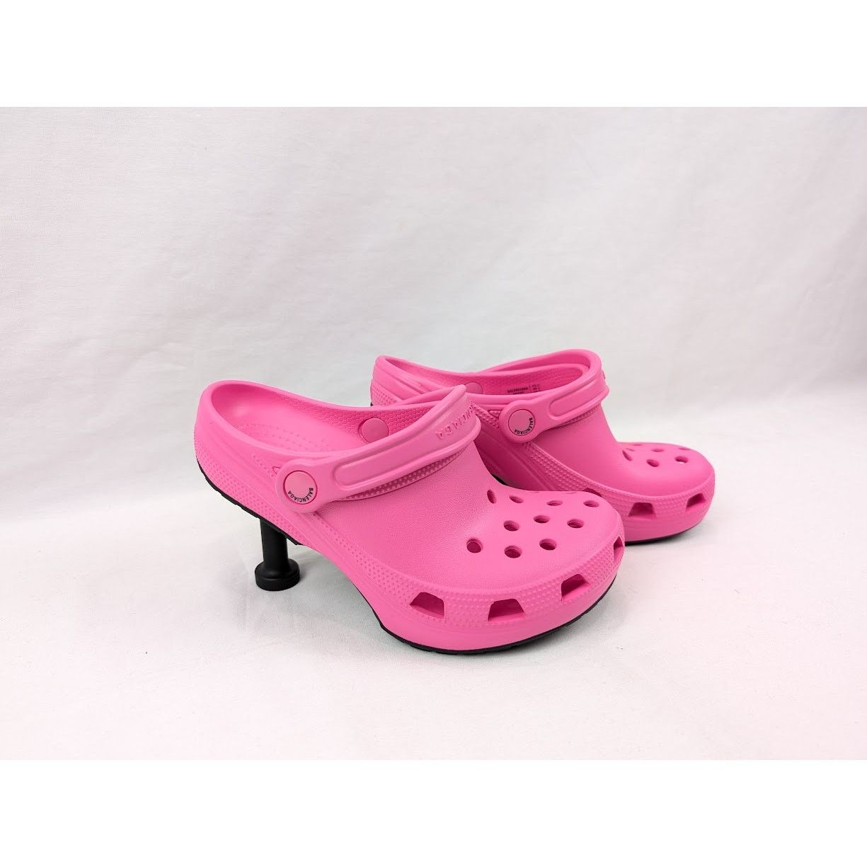 Balenciaga o1rshd1 Rubber Crocs Madame in Electric Pink Size US 6 / IT 36 - 15 Thumbnail