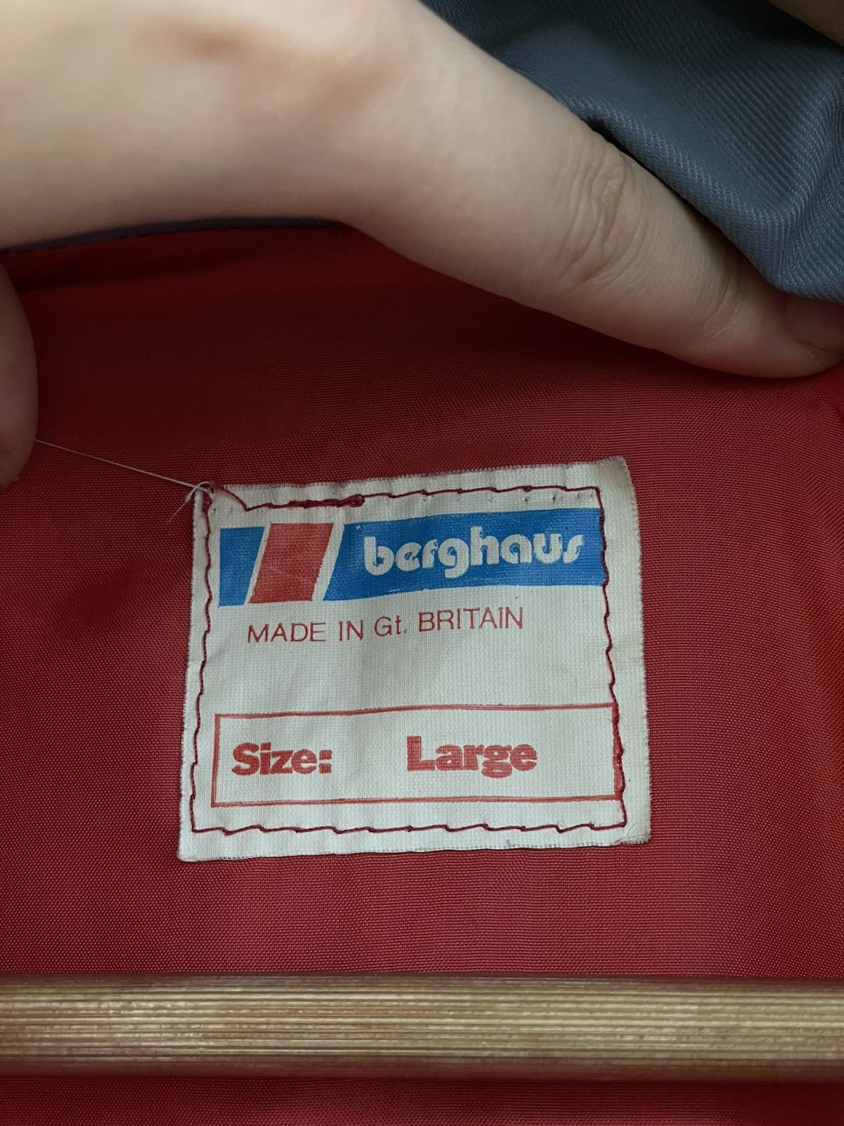 Berghaus Retro 90s Gore Tex Berghaus rain hood jacket rare hype Size US L / EU 52-54 / 3 - 9 Thumbnail