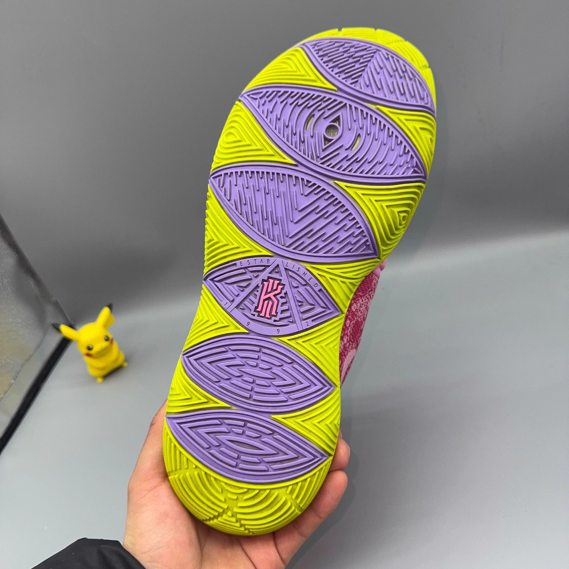 Nike Nike Kyrie 5 SpongeBob x Patrick Pink Like New Size US 11 / EU 44 - 7 Thumbnail
