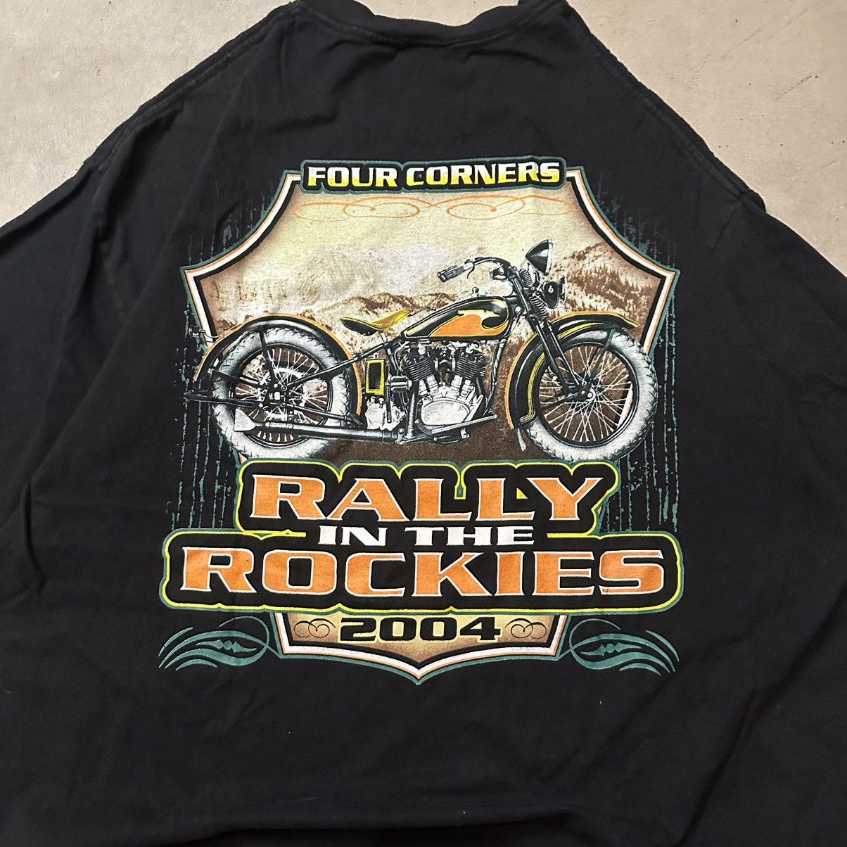 Hanes Vintage 2004 Rally in the Rockies Motorcycle Biker Shirt Size US XL / EU 56 / 4 - 2 Thumbnail
