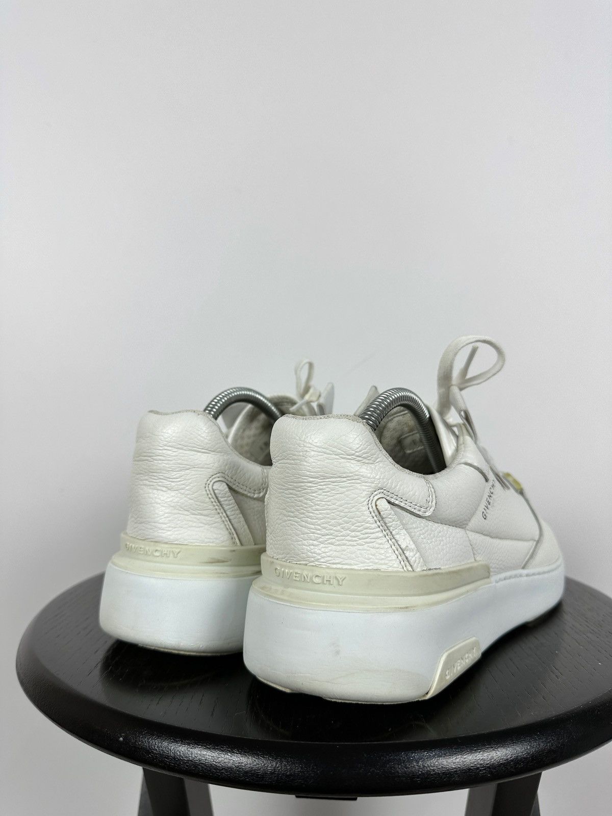 Givenchy Givenchy Wing Low Top White Sneakers Size US 8 / EU 41 - 3 Thumbnail
