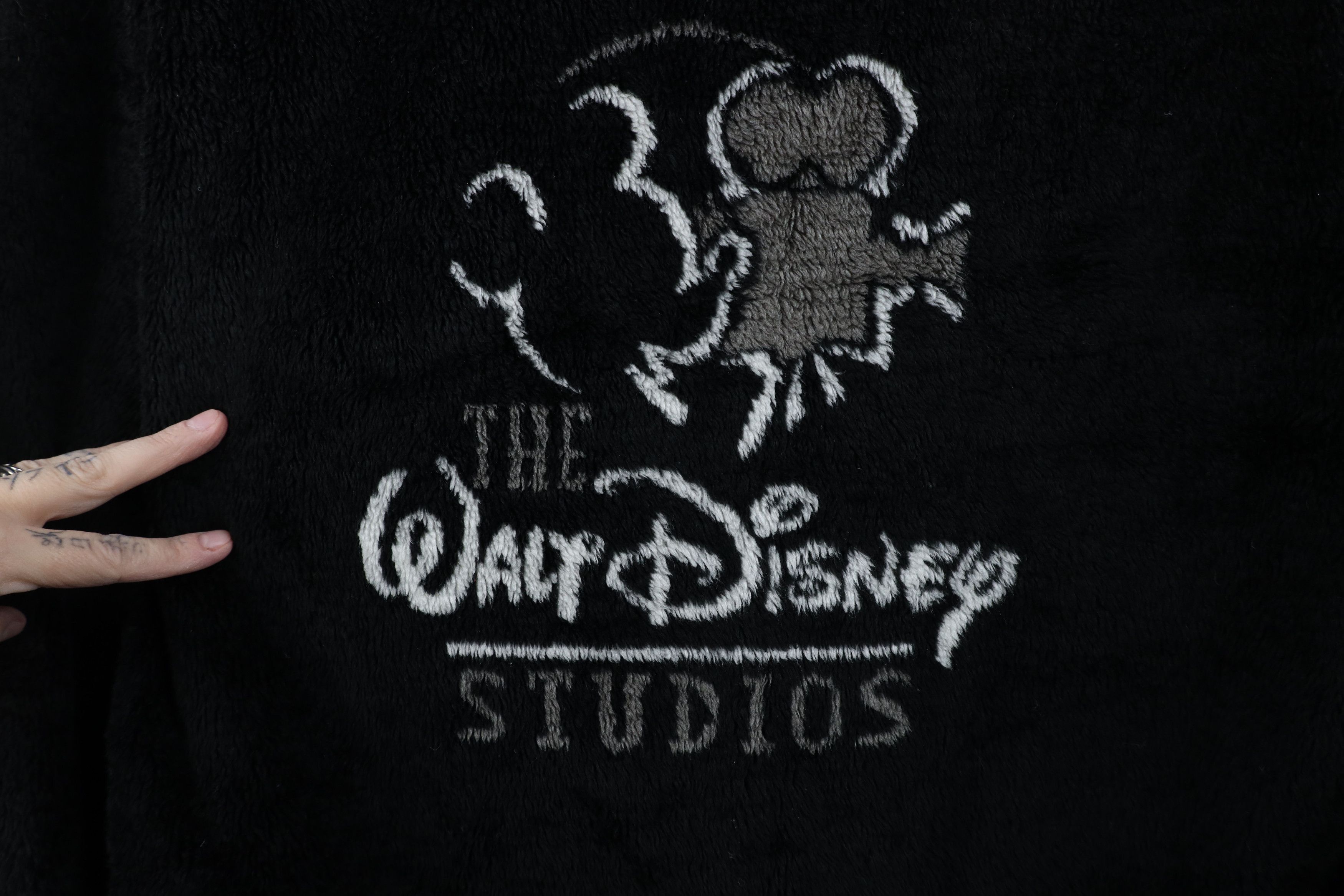 Disney Vintage 90s Walt Disney Studios Shag Fleece Sweater USA Size L / US 10 / IT 46 - 4 Thumbnail