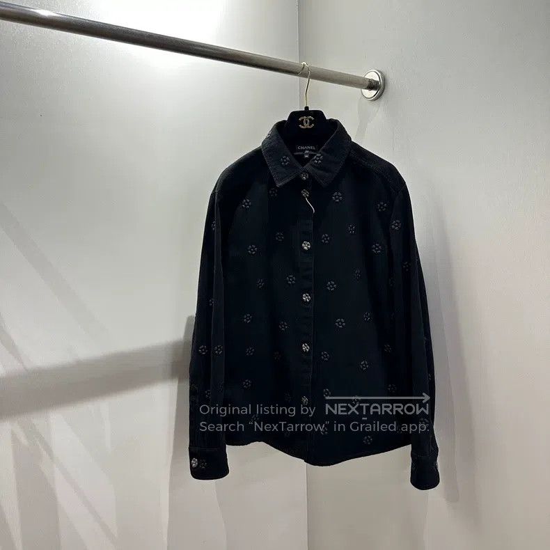 Chanel Chanel Full-print camellia denim jacket Size XS / US 0-2 / IT 36-38 - 1 Thumbnail