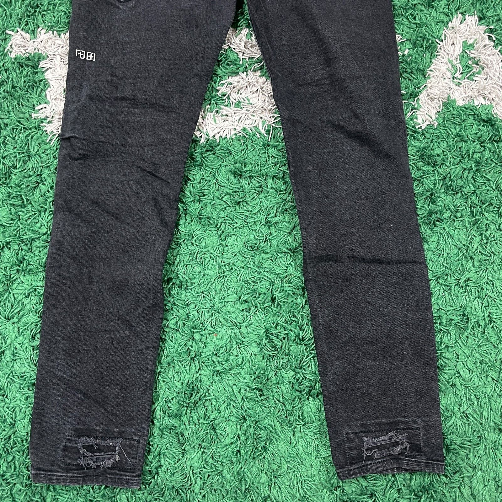Ksubi Ksubi chitch boneyard black Distressed Skinny Jeans size 34 Size US 34 / EU 50 - 6 Thumbnail