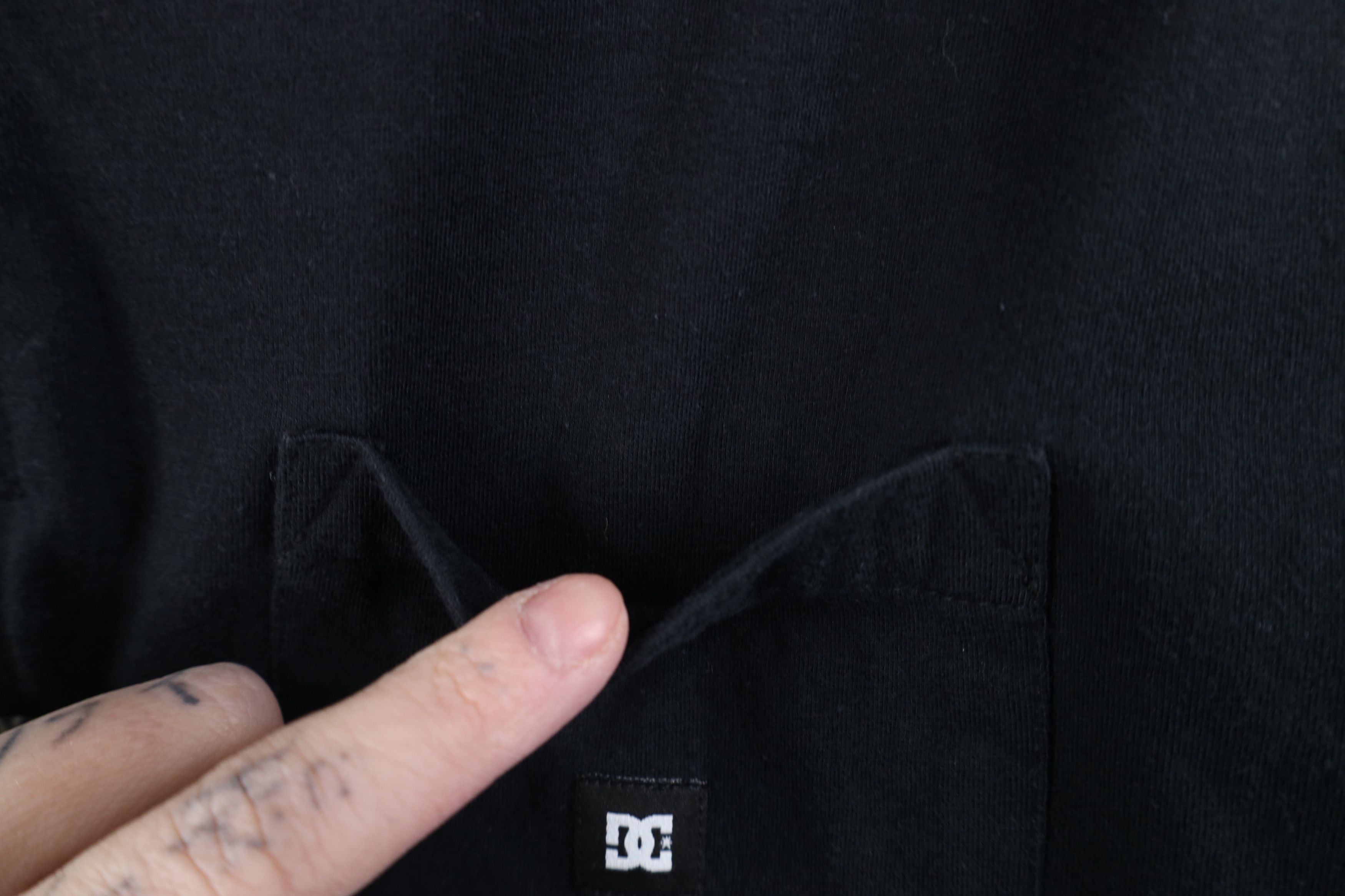 Vintage Vintage Y2K DC Shoes Skateboarding Box Logo Polo Shirt Black Size US M / EU 48-50 / 2 - 6 Thumbnail