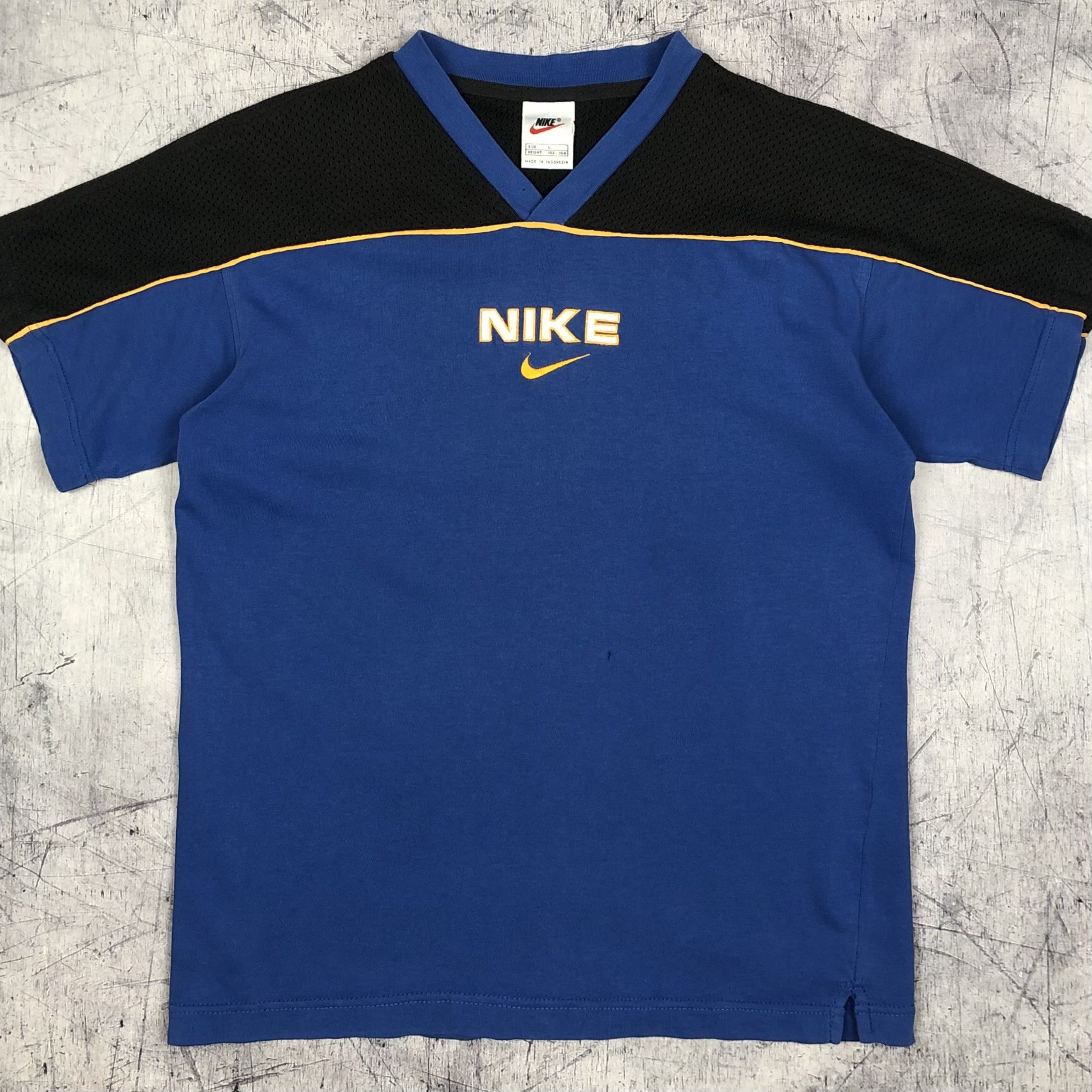 Nike Y2K Nike Swoosh Logo Mesh Jersey Tee Size US S / EU 44-46 / 1 - 1 Thumbnail