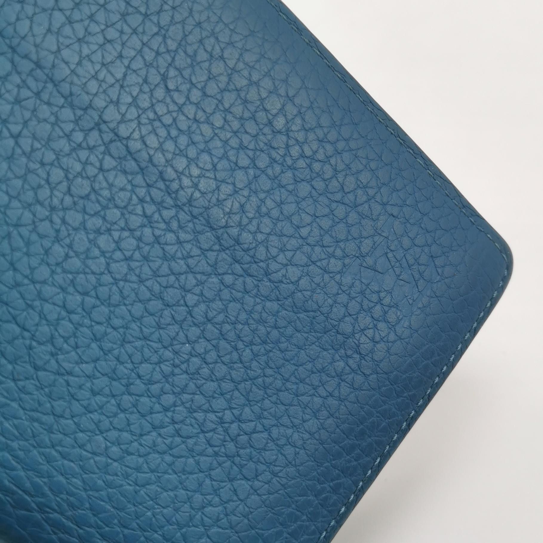 Louis Vuitton Louis Vuitton (LV) Brazza leather solid color bi-fold walle Size ONE SIZE - 3 Thumbnail